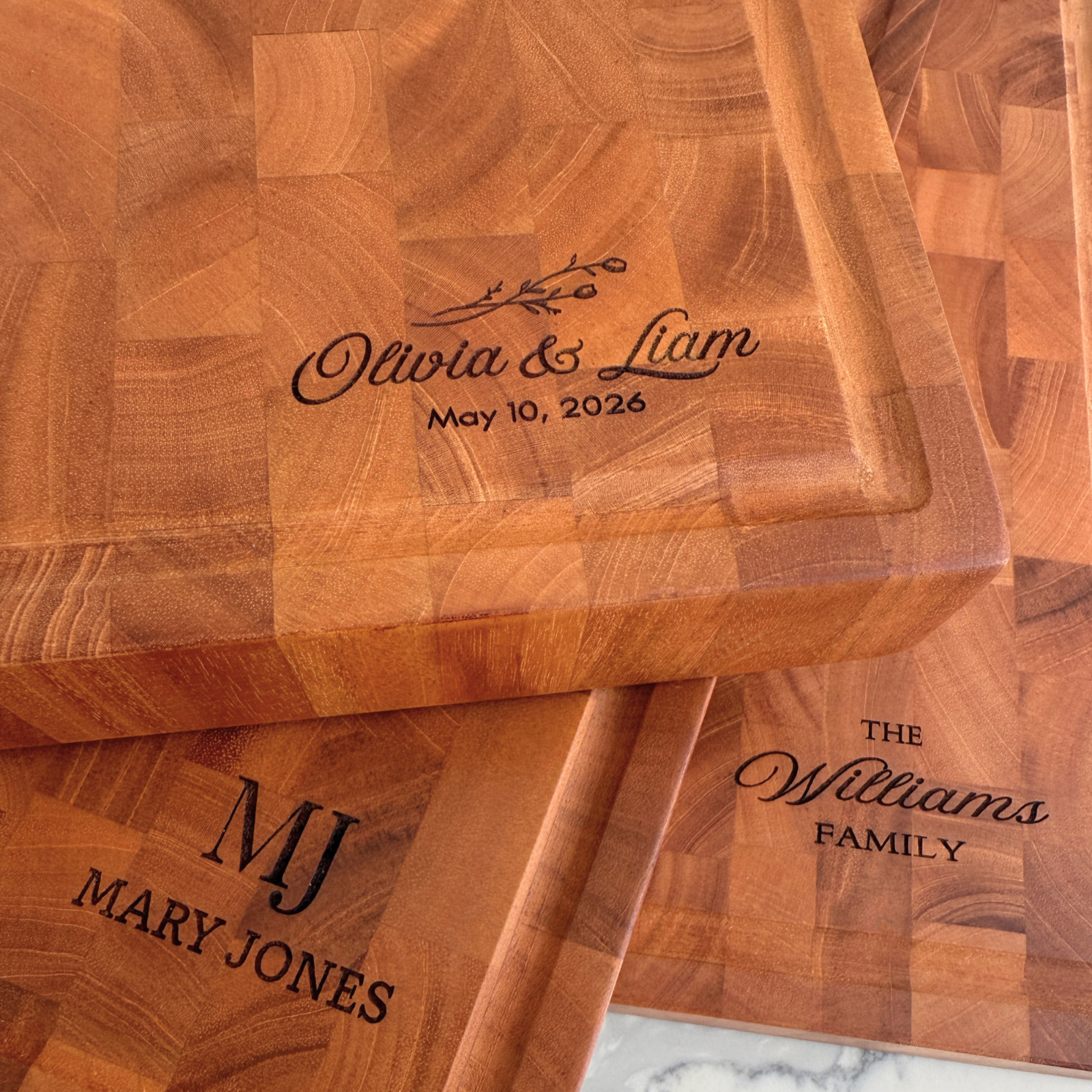 Personalized Mahogany End-Grain Wood Cutting Board – 17×13×1.6″ Butcher Block