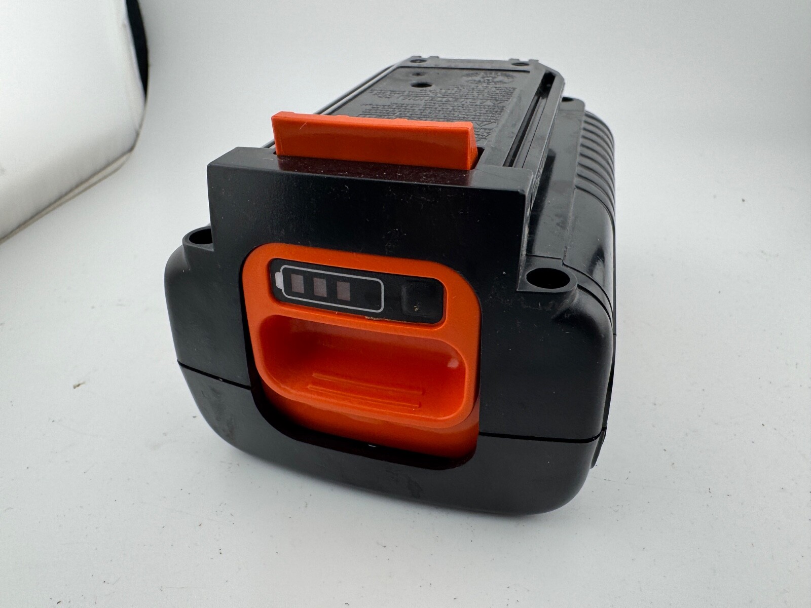 BLACK+DECKER 40V MAX LITHIUM-ION 2.0AH BATTERY PACK – [LBX2040]