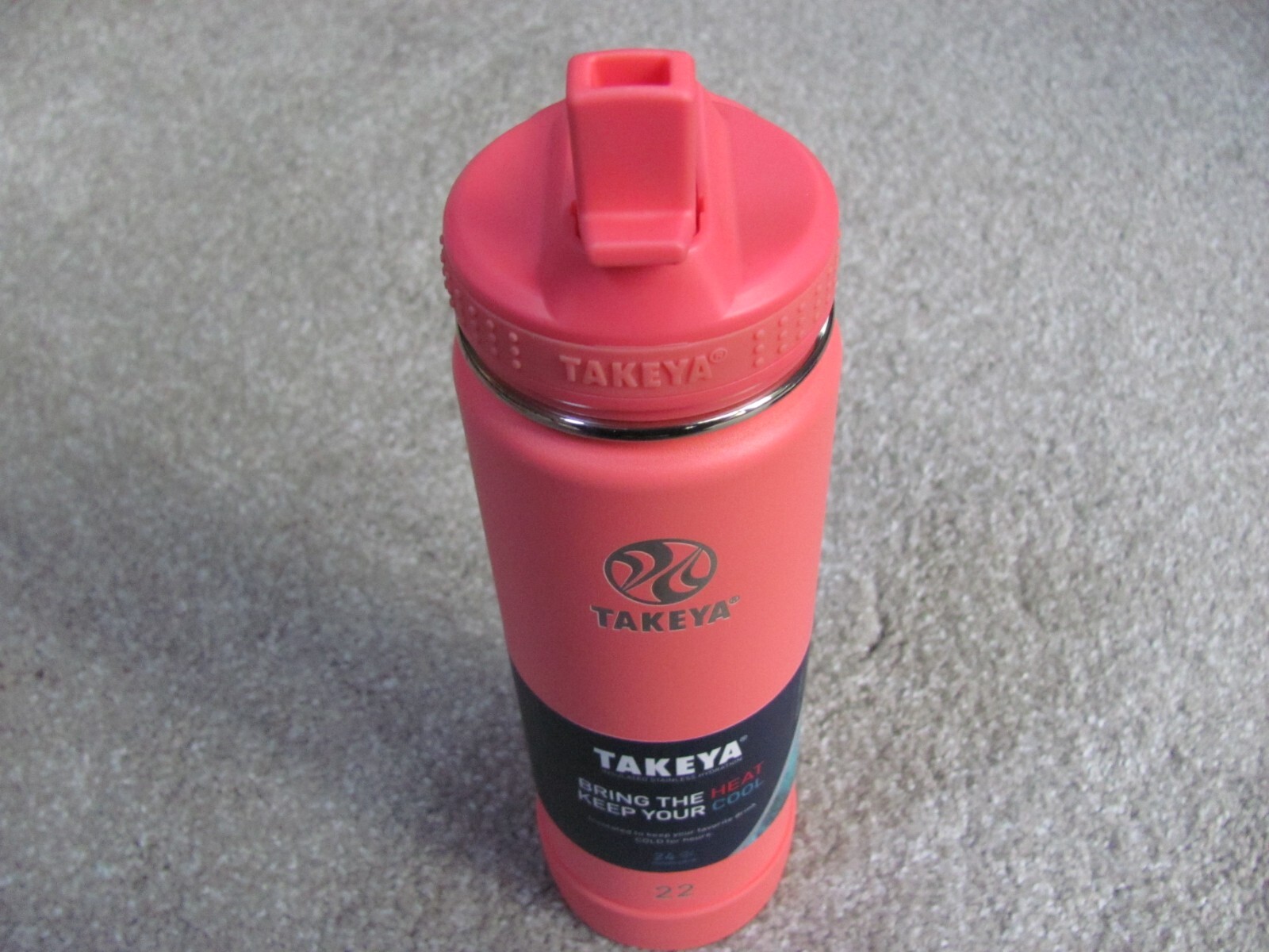Takeya Insulated Stainless Hydration Water Bottle W/Straw Lid, 22 Oz, 24Hrs Cold