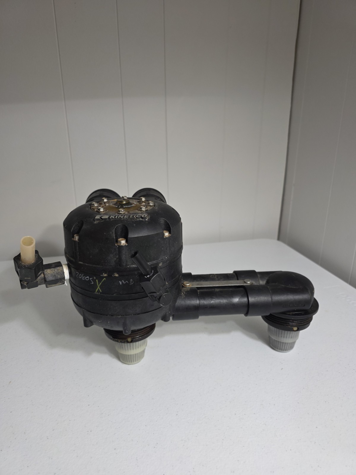Kinetico Model 2060S Used Softener Head W/ Remote Tank Base For parts