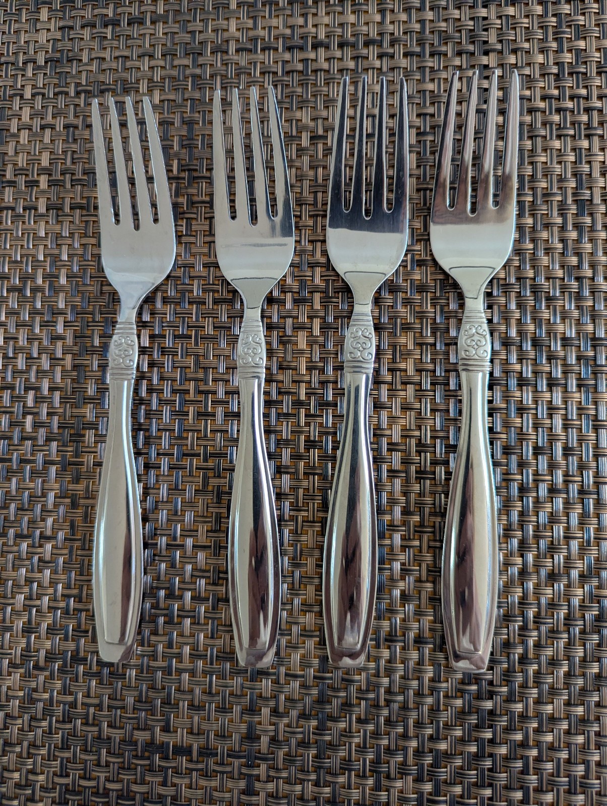 Set of 4 Oneida Vista Stainless Steel Flatware Salad Forks Bright and Shiny