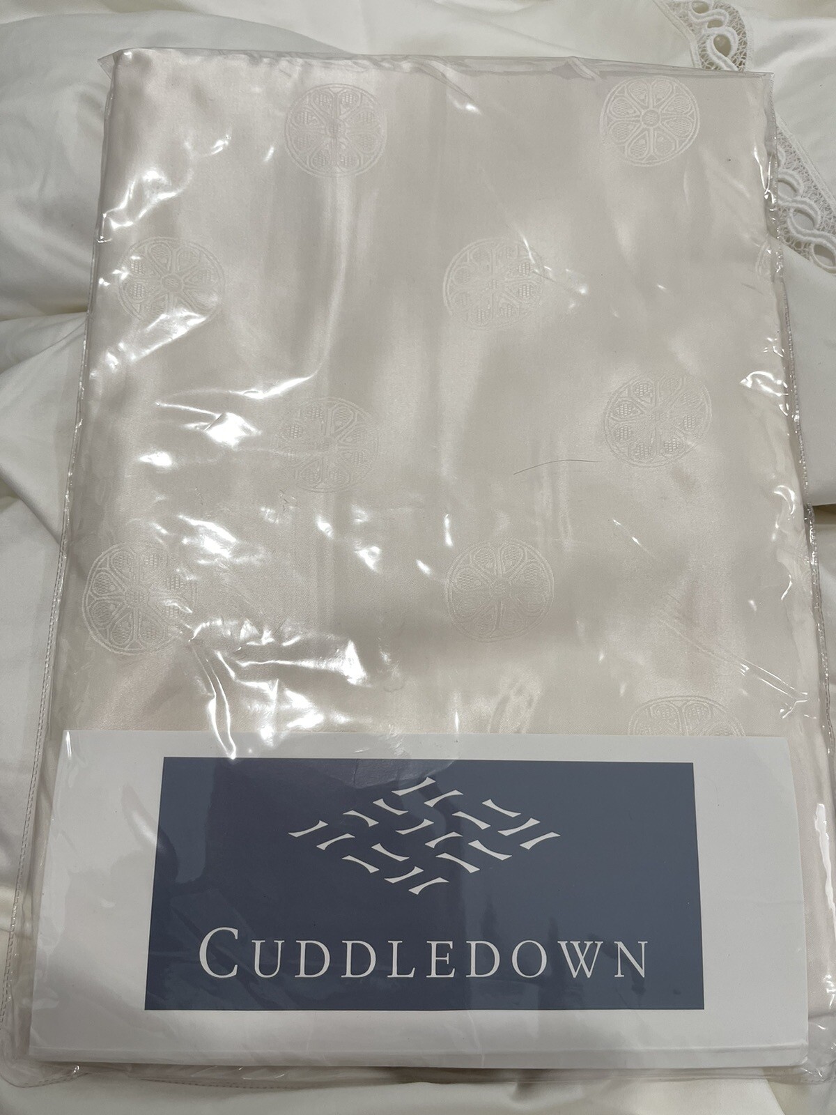 Cuddledown Italy NWT 1pc King Case 100% Silk Medallion Cream ONE PILLOWCASE