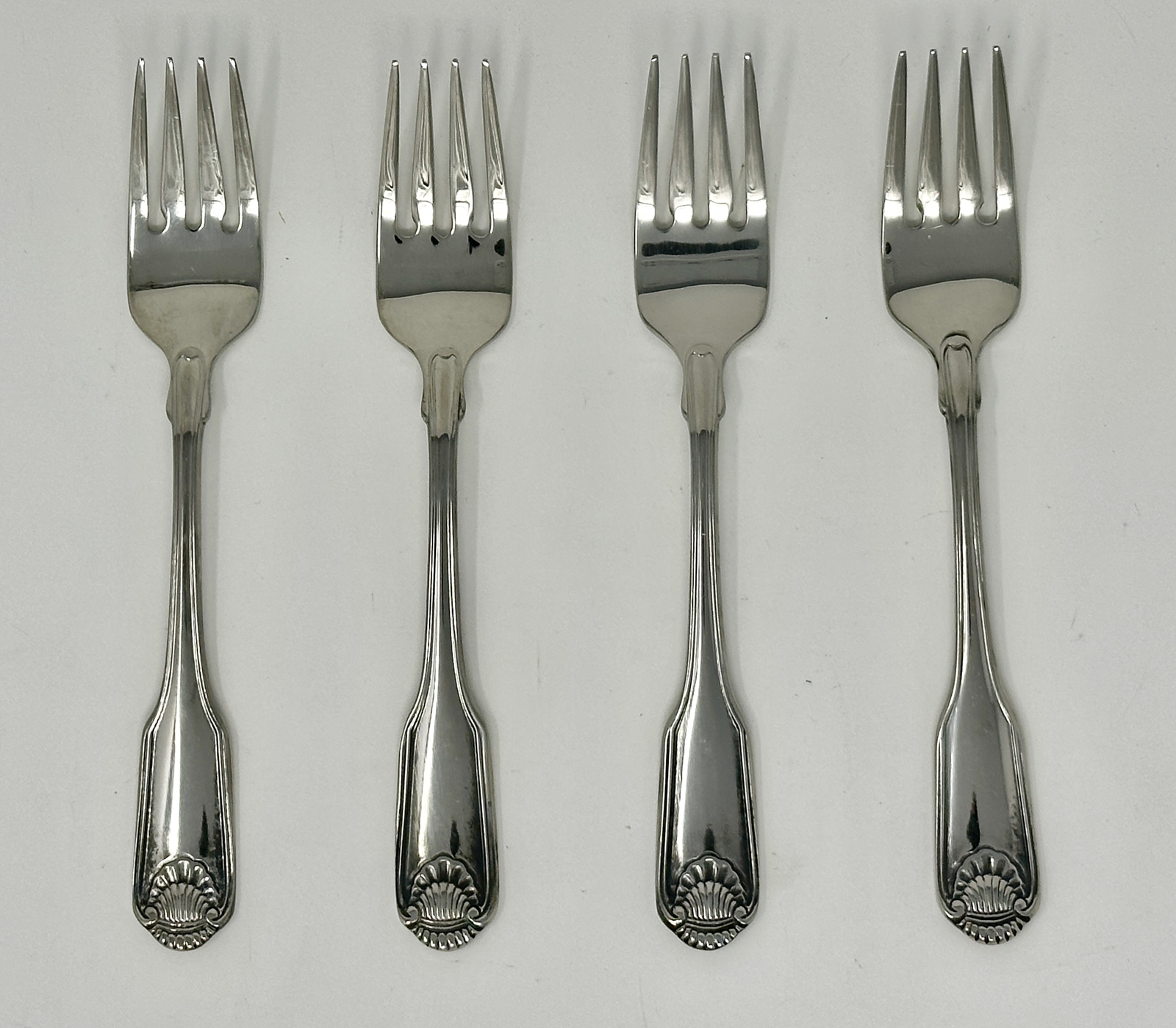 Oneida Classic Shell Set of 4 Salad Forks 6 3/4″