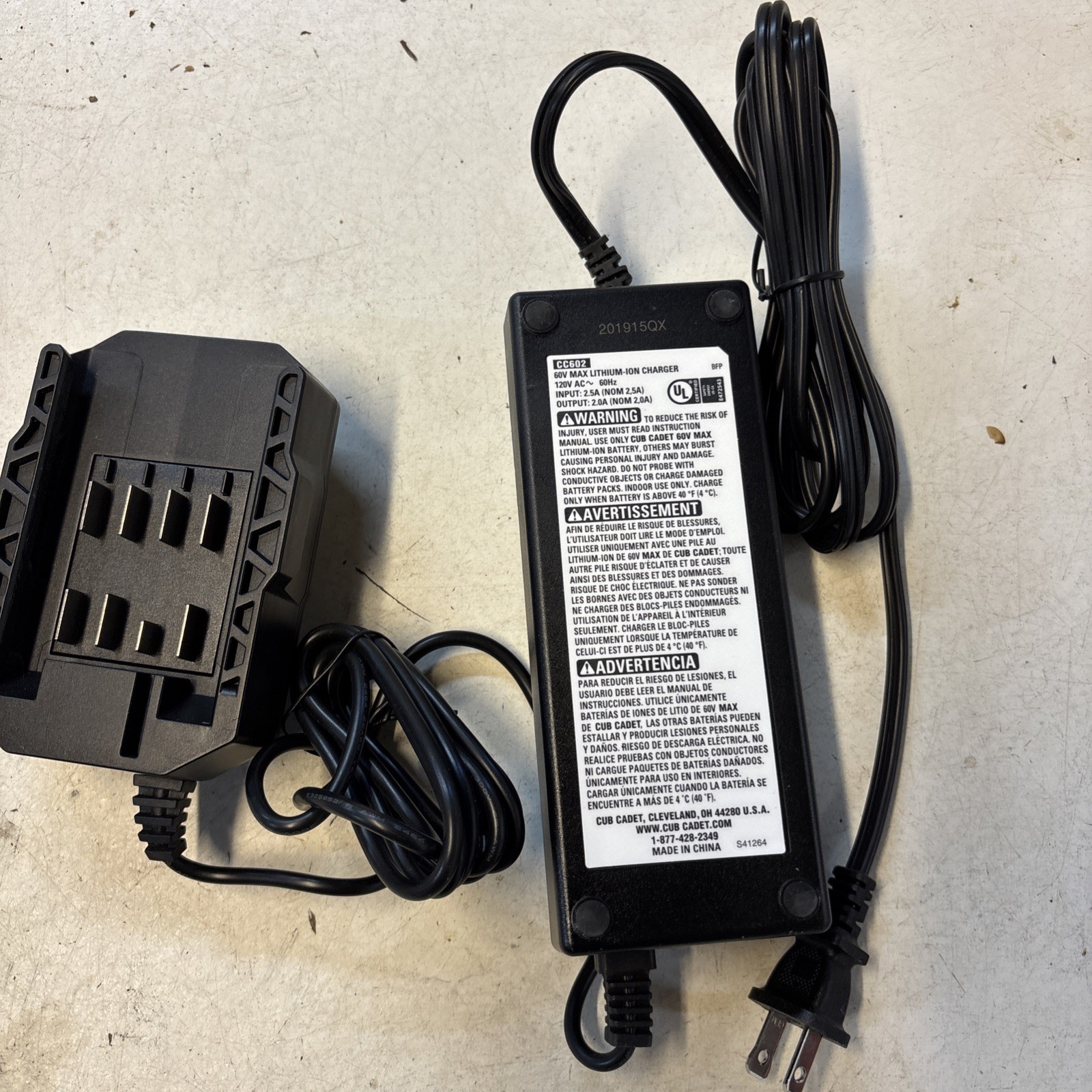 Craftsman,Cub Cadet CC602 60V Max Lithium-Ion Charger.PLEASE READ DISC.E 6372
