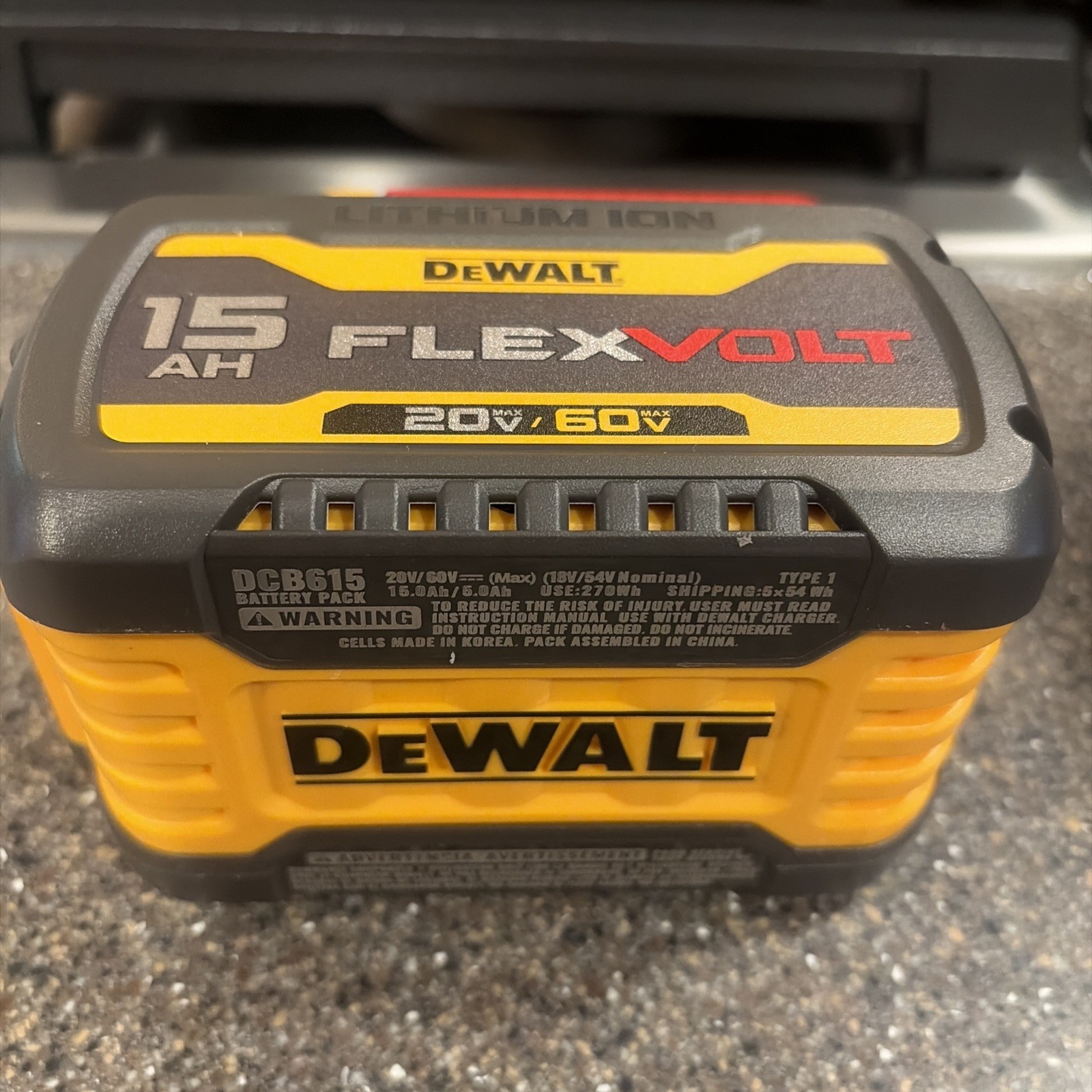 NEW Genuine DEWALT DCB615 20v/60v Max FLEXVOLT 15 Ah Li-Ion Battery NEW IN BOX