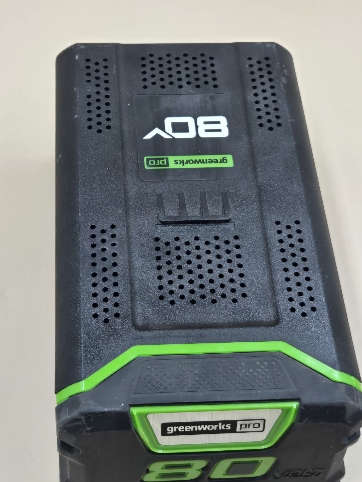 Parts Repair .GreenWorks Pro BAB727 80V Lithium-Ion Battery 4Ah – 80v. As Is.