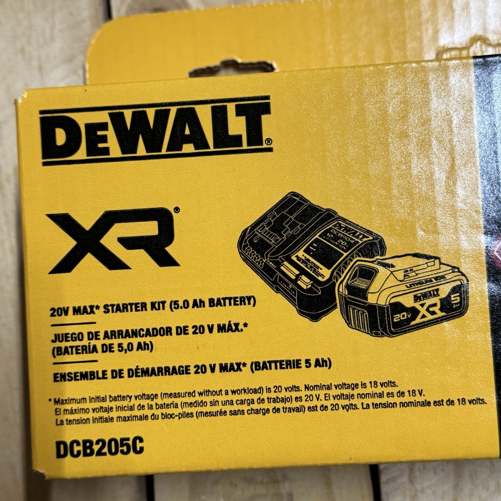DEWALT 20V MAX XR 5 Ah Battery + Charger Starter Kit DCB205C SHIPS TODAY! NEW!