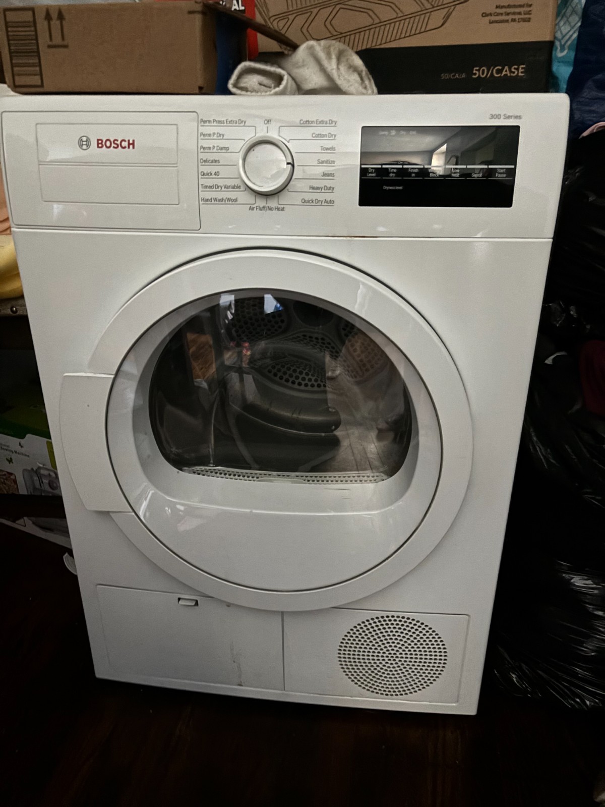 Bosch 300 Series WTG86403UC 24 Inch Ventless Electric Dryer with 4 cu. ft. Capa