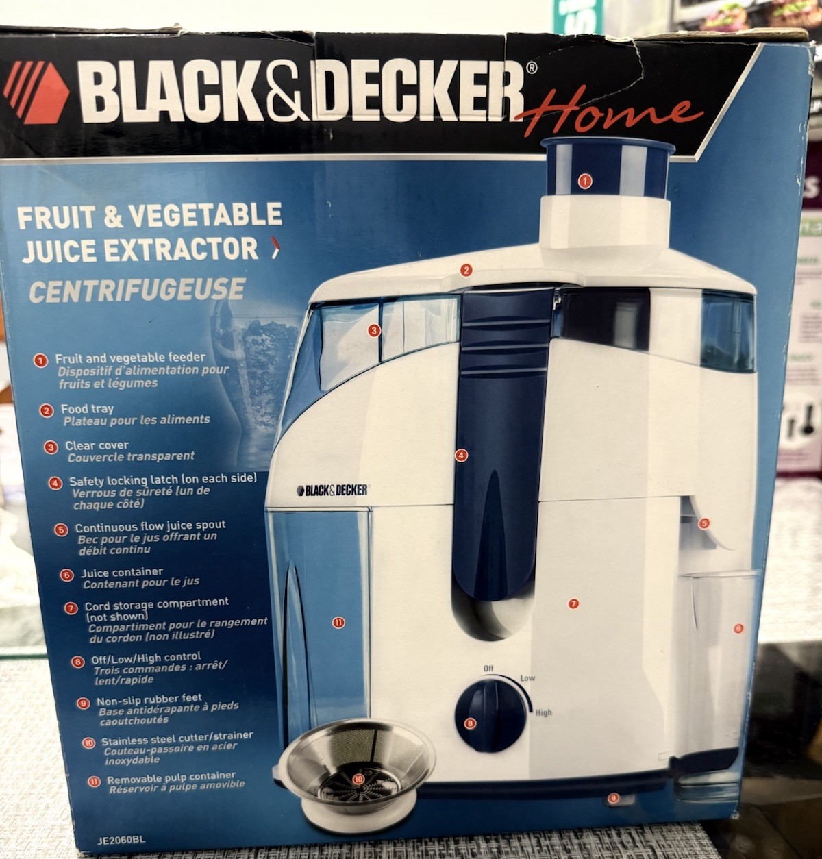 Black & Decker Home Fruit & Vegetable Juice Extractor JE2060BL NEW