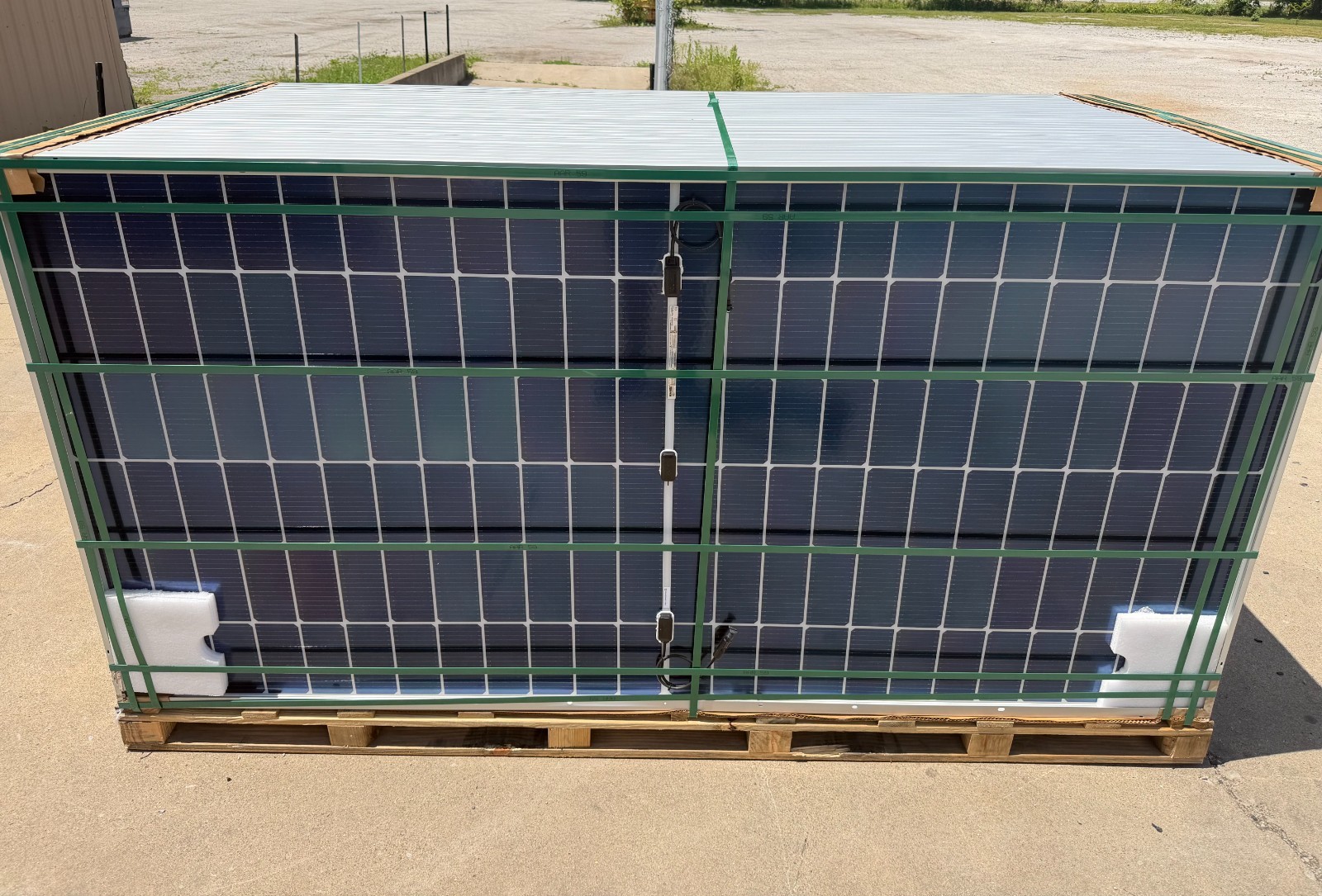 31-New 575W Solar Panels full pallet American made low price midwest shipping