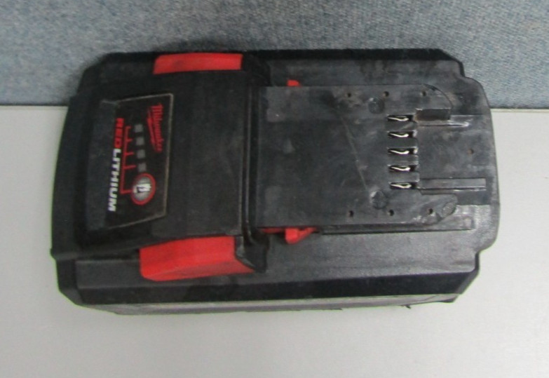 Milwaukee M18 High Output 18V Lithium Ion 12.0Ah Battery (48-11-1812)