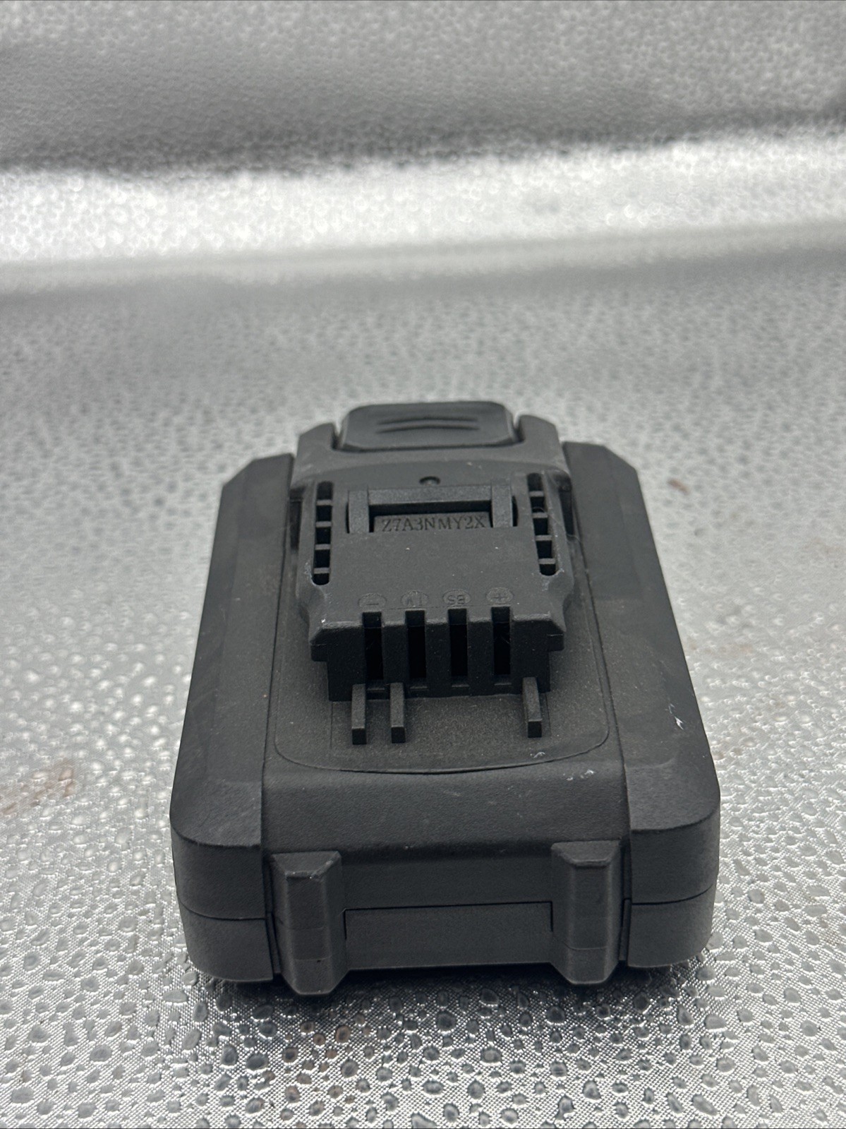 SHOPSERIES / Rockwell SS9361 18V 1.3Ah lithium-ion (Li-ion) battery pack.