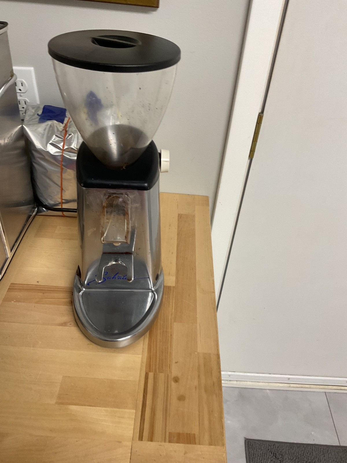 coffee grinder electric burr by Salvatore adjustable grinder, works great