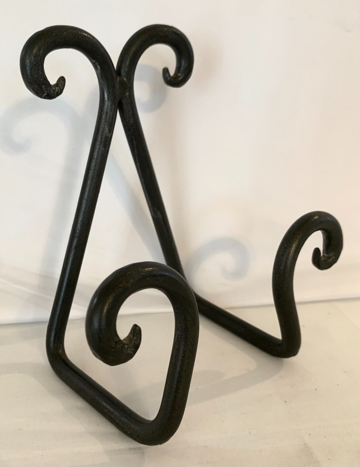 Hand Forged Heavy Duty Blacksmith Artisan Wrought Iron Plate Stand/Wall Mount