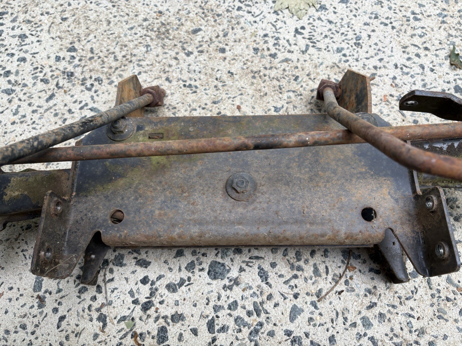 Craftsman LT1000 917.276390 steering axle #531171101