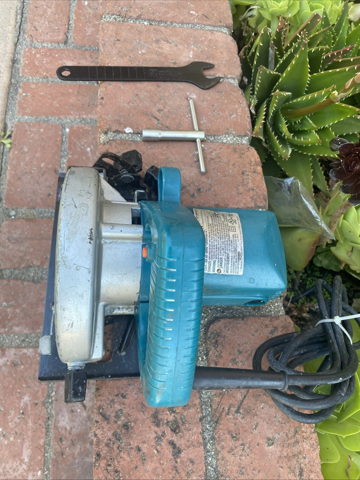 Makita 8000rpm 5005BA 5 1/2″ circular saw Tested 140mm 120V Made In Japan