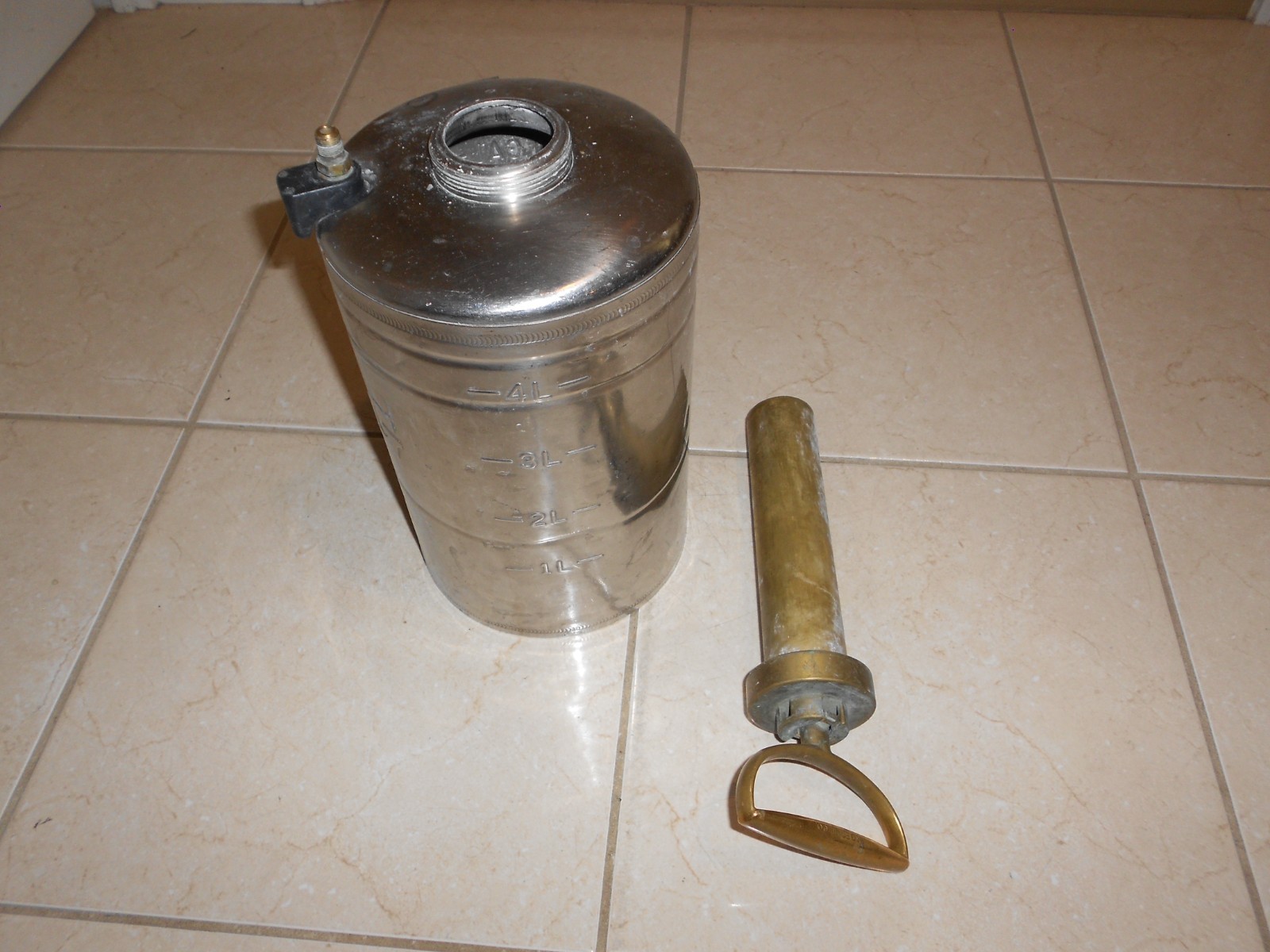 B & G 1 GALLON SPRAYER TANK AND PUMP PESTICIDE SPRAYER