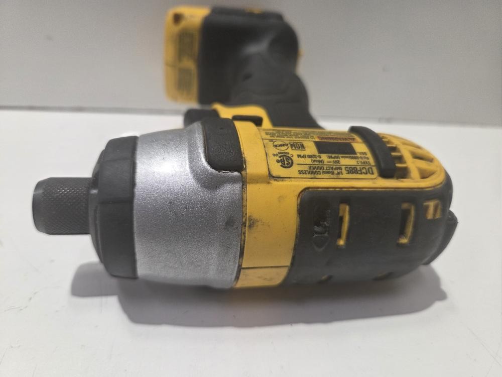 DEWALT DCF885 – 20V MAX* 1/4″ IMPACT DRIVER (P22019226)