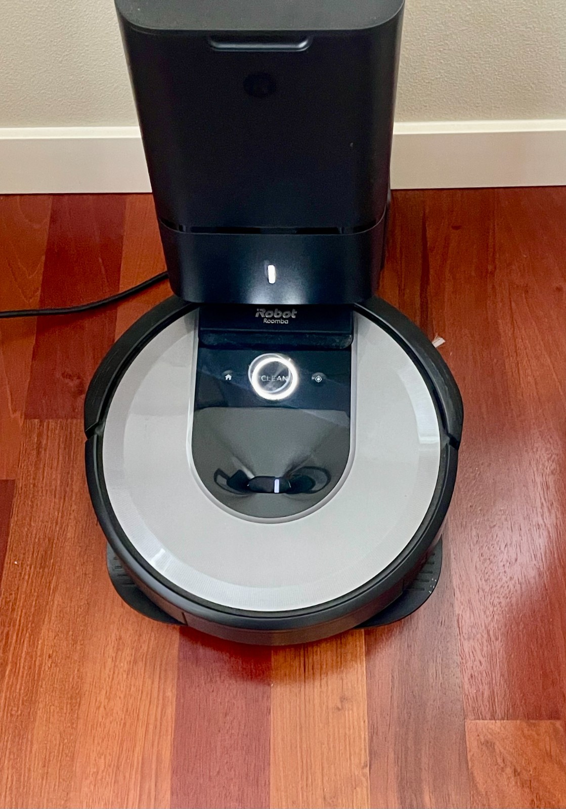 iRobot Roomba i8+ with Clean Base – One‑Owner, Very Clean + 10 Bags, 2 Filters