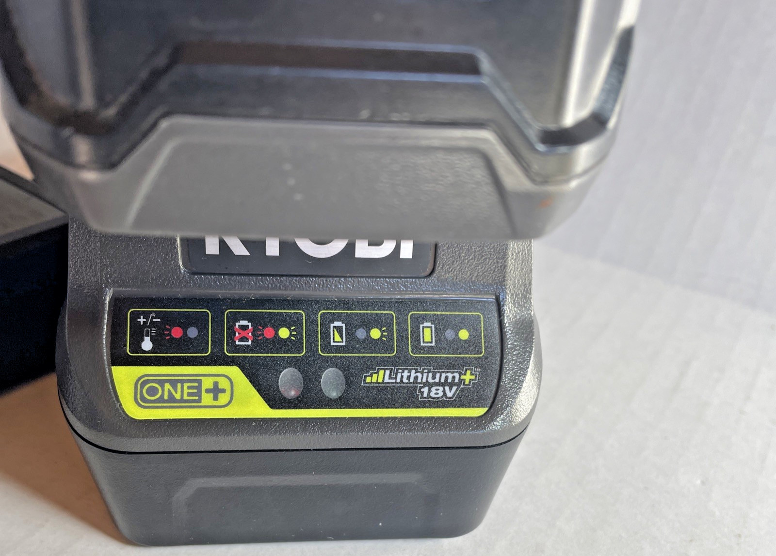 💥RYOBI ONE+ 18V Performance P102 1.5Ah Battery & P118B Charger