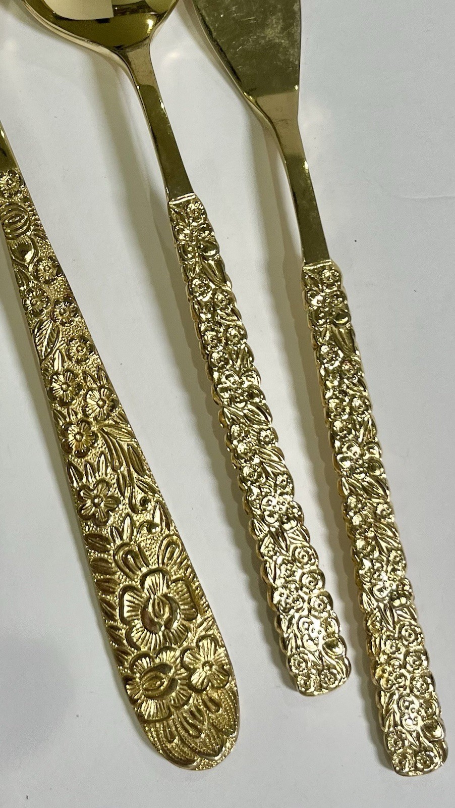 GOLDEN LIFETIME CUTLERY GOLD PLATE FLATWARE 34-PIECES