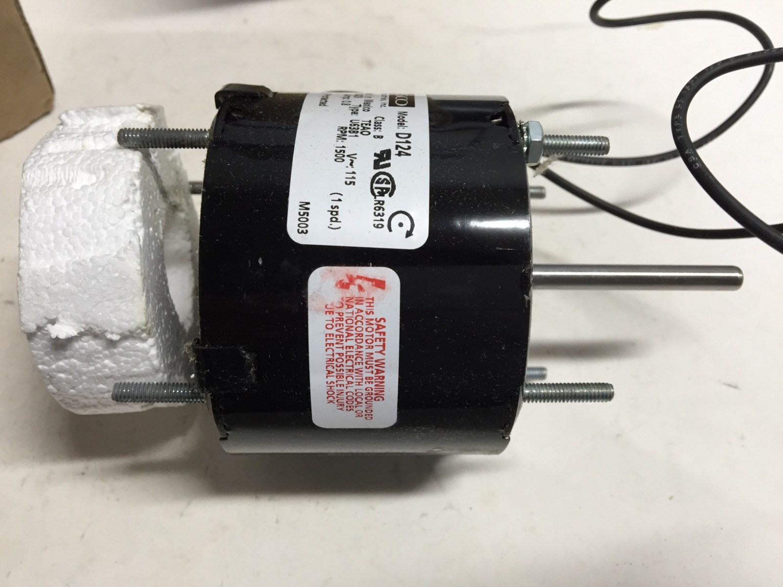 NEW FASCO D124 MOTOR 1/50HP 1500RPM 0.8A 115V 60HZ 1 SPEED 7163-1429
