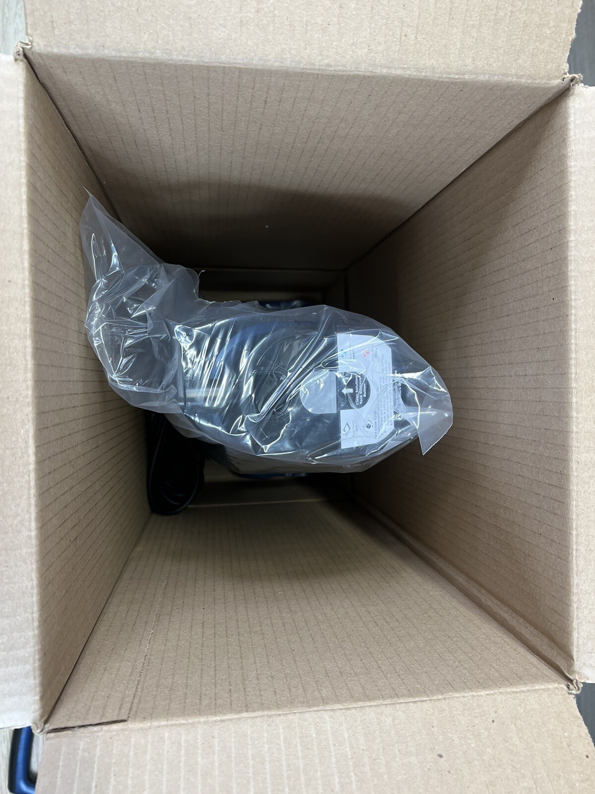 Shark WD101Q HydroVac XL 3-in-1 Vacuum System [ REFURBISHED]