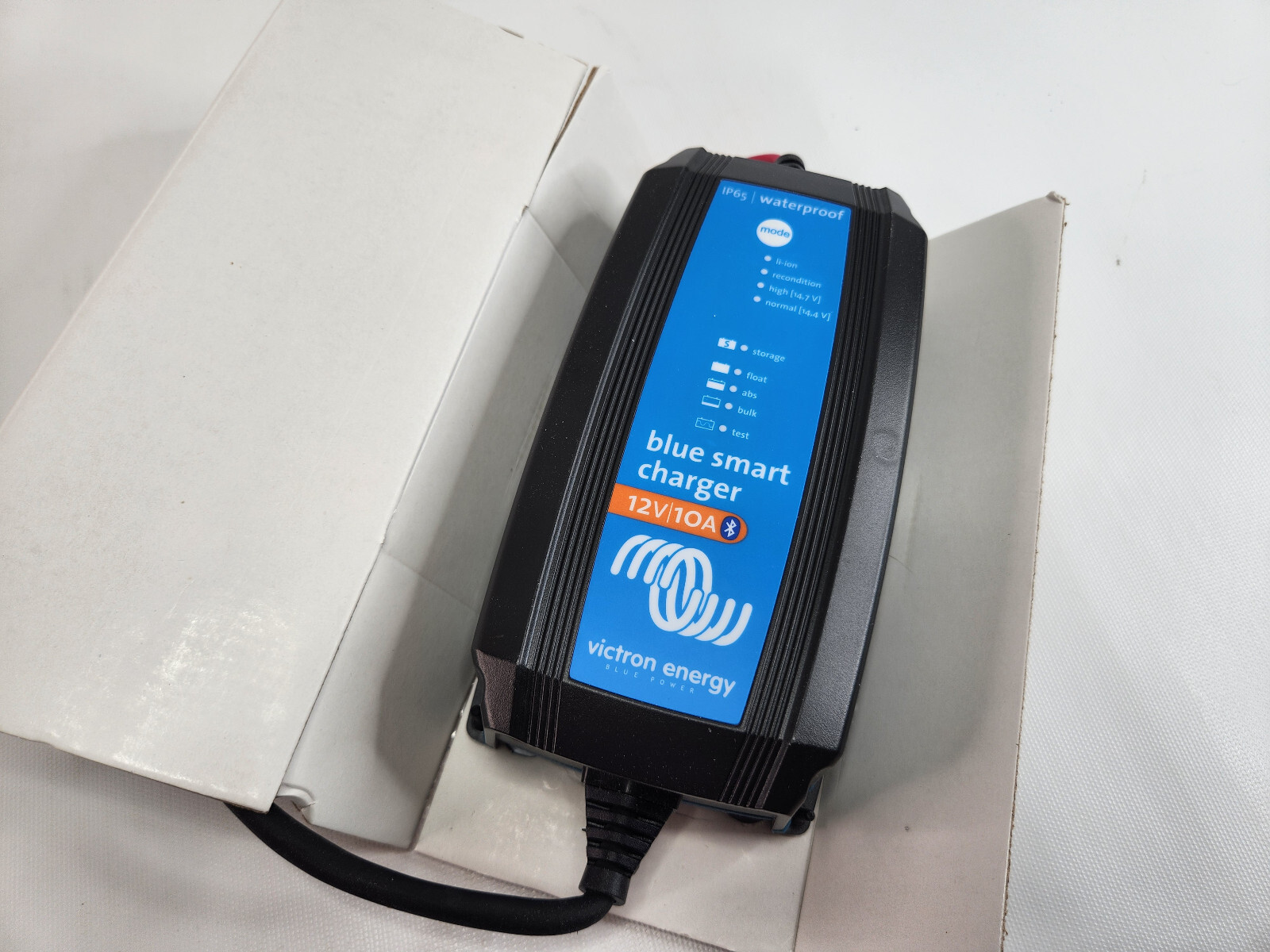 Victron BPC121031104R Blue Smart IP65 Smart Car Battery Charger 12V 10A Energy