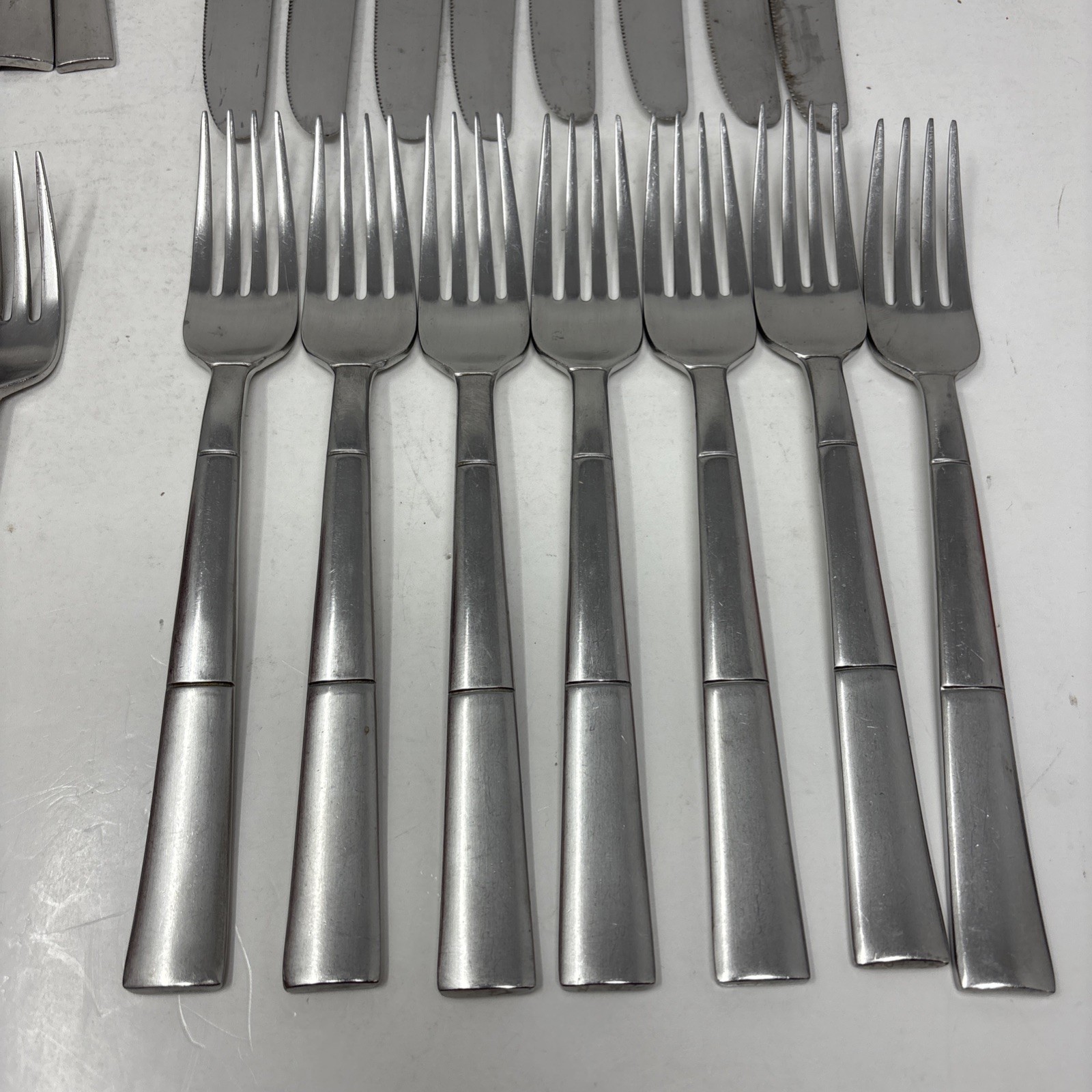 ONEIDA Echo Vietnam – 32 Pieces