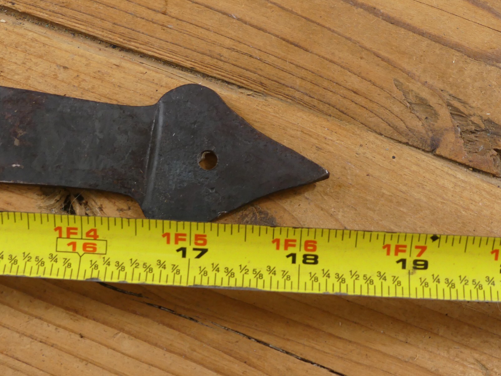 6 LARGE Strap T Hinges 18″ Tee Hand Barn Rustic Door Iron Arrow **SOME RUST**