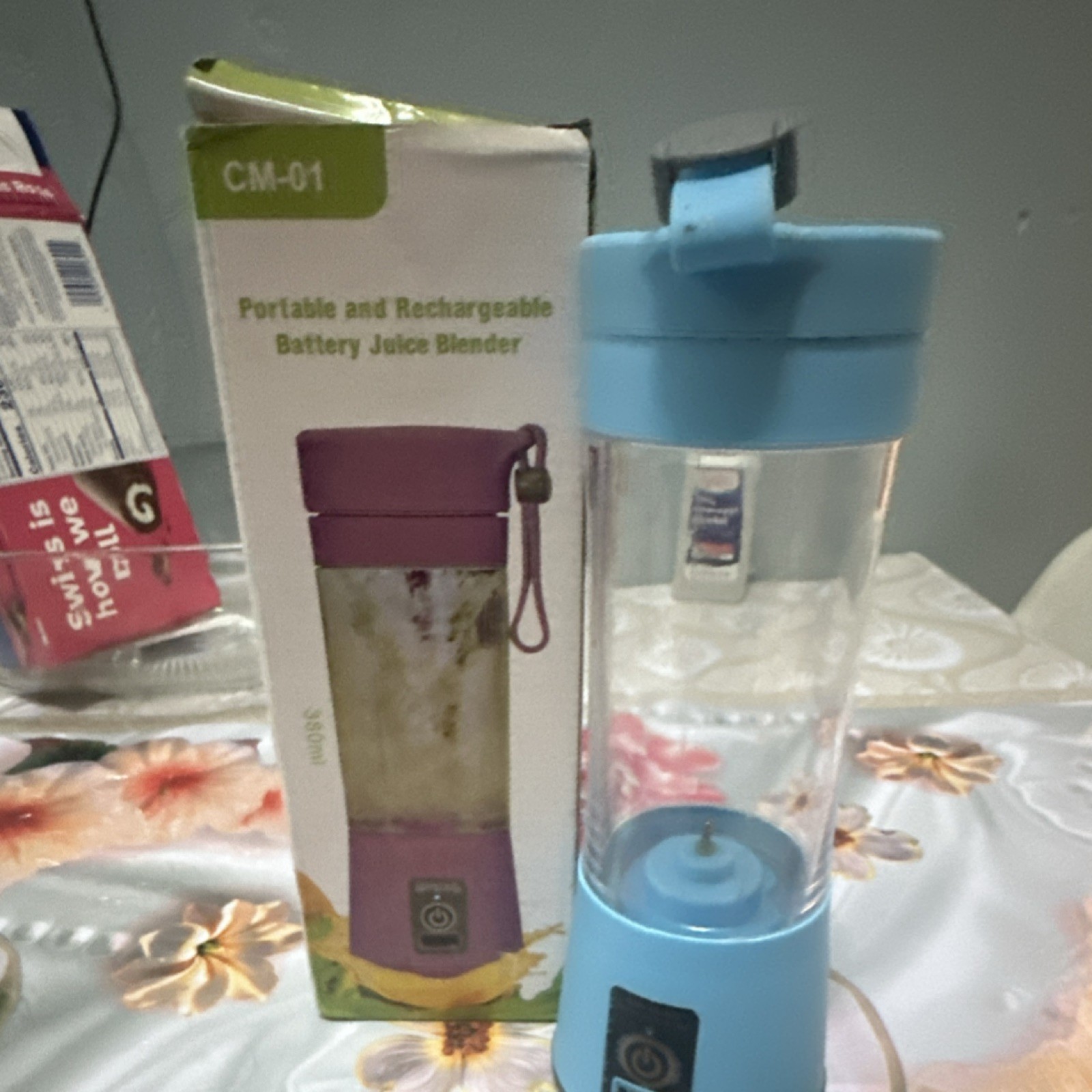 CM-01 Portable Rechargeable Battery-Powered Handheld Personal Blender 380ml Blue