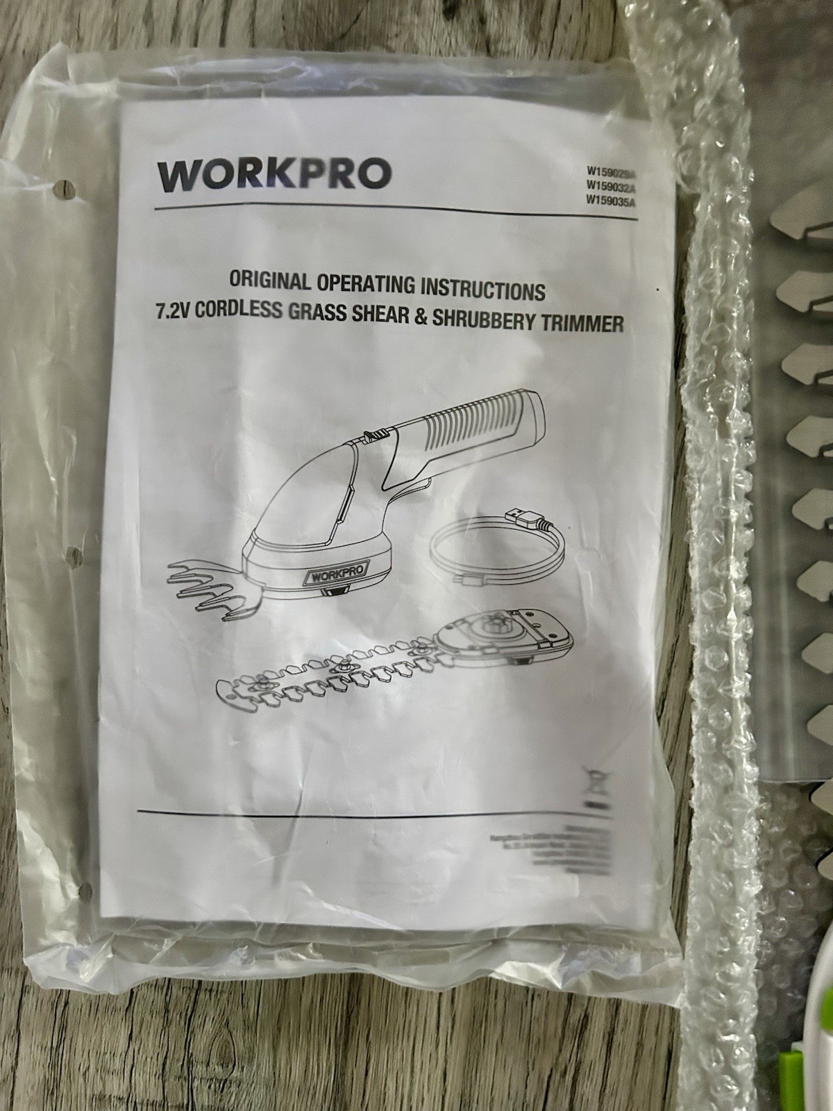 WORKPRO 7.2V Cordless Grass Shear Hedge Trimmer White W159032A