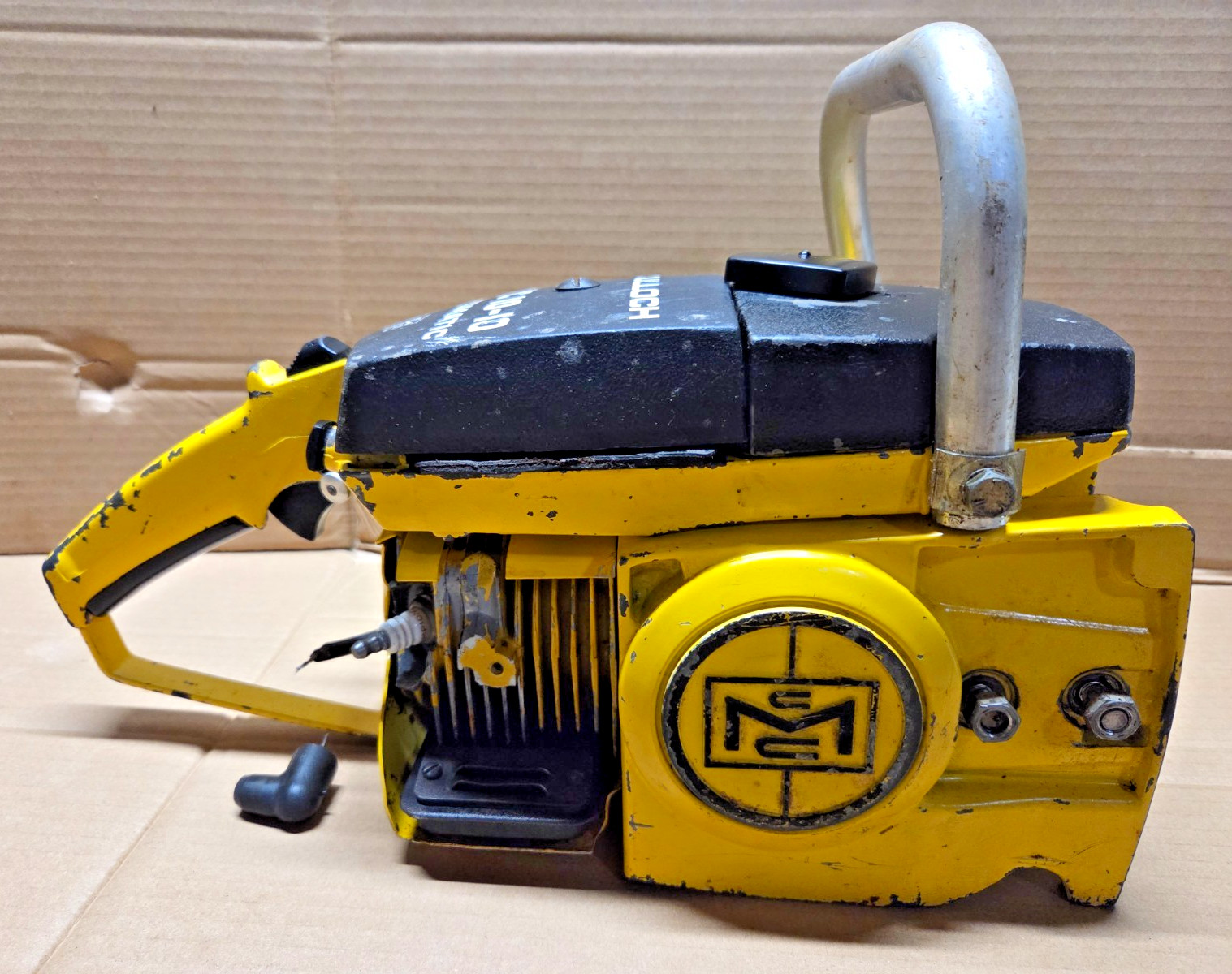 VINTAGE MCCULLOCH 10-10 CHAINSAW + 16″ BAR & BRAND NEW CHAIN AS IS FOR PARTS
