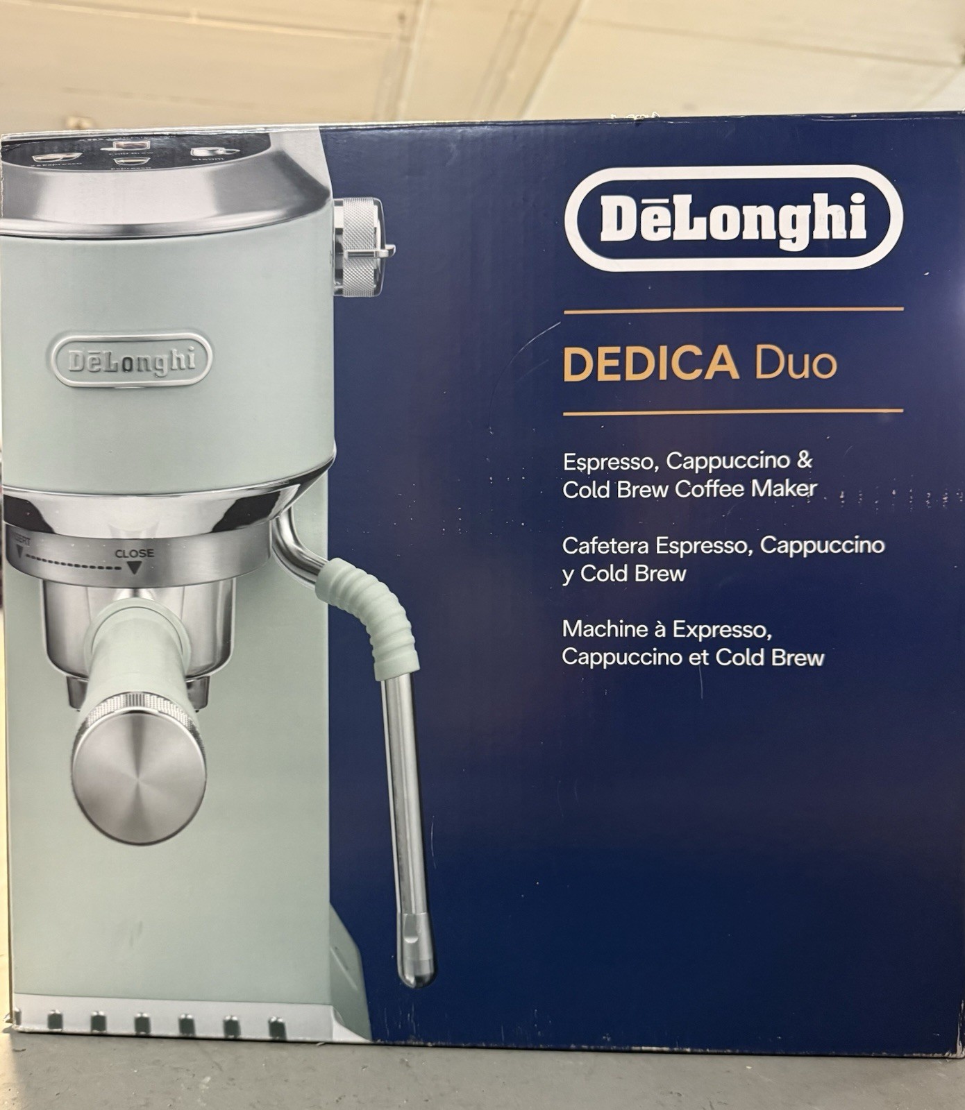 De’Longhi Dedica Duo compact espresso machine in pistachio green New Open Box