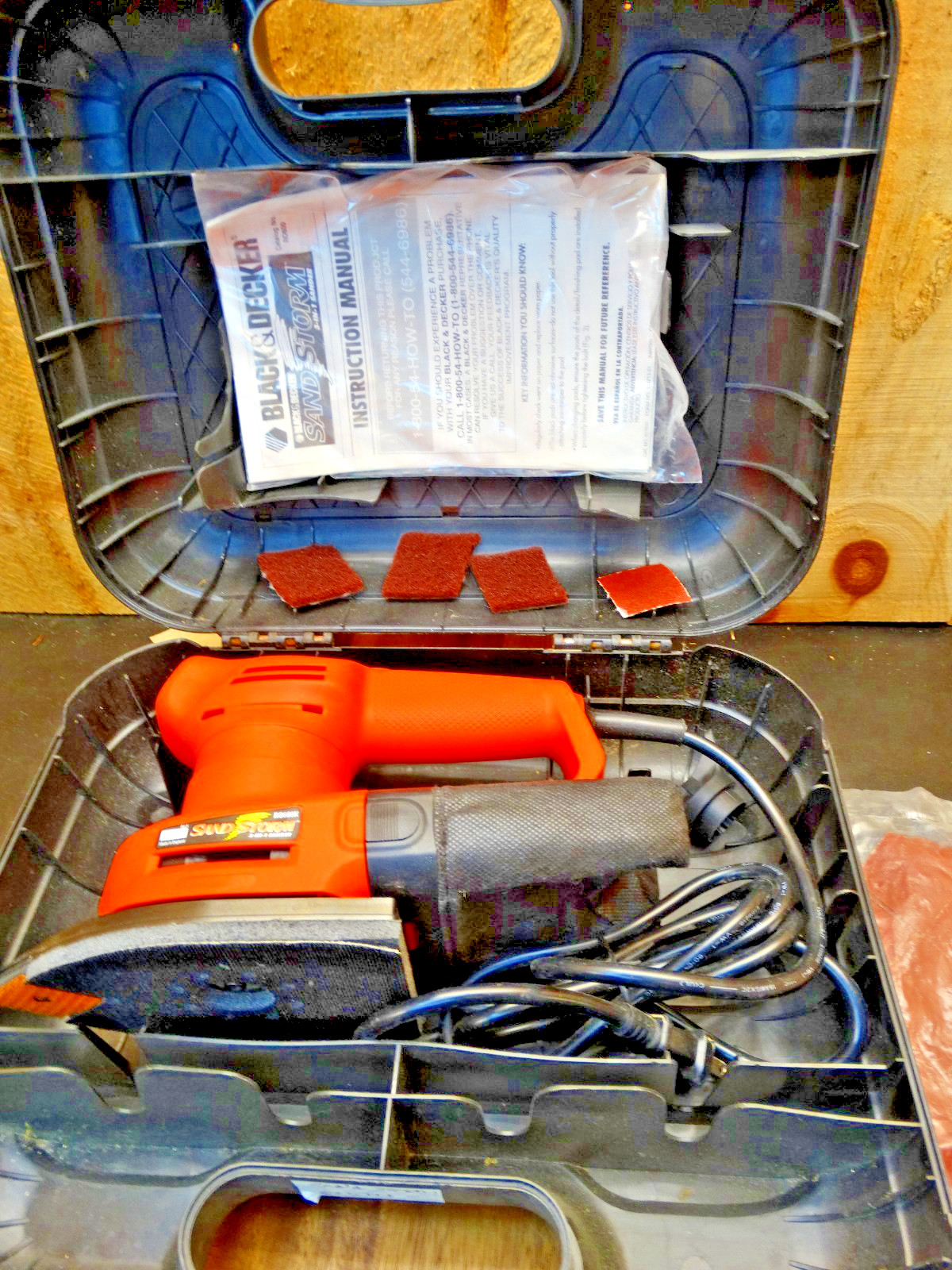 Black & Decker RO600 Corded Sand Storm 3-in- 1 Sander w/Case & Sanding Pads