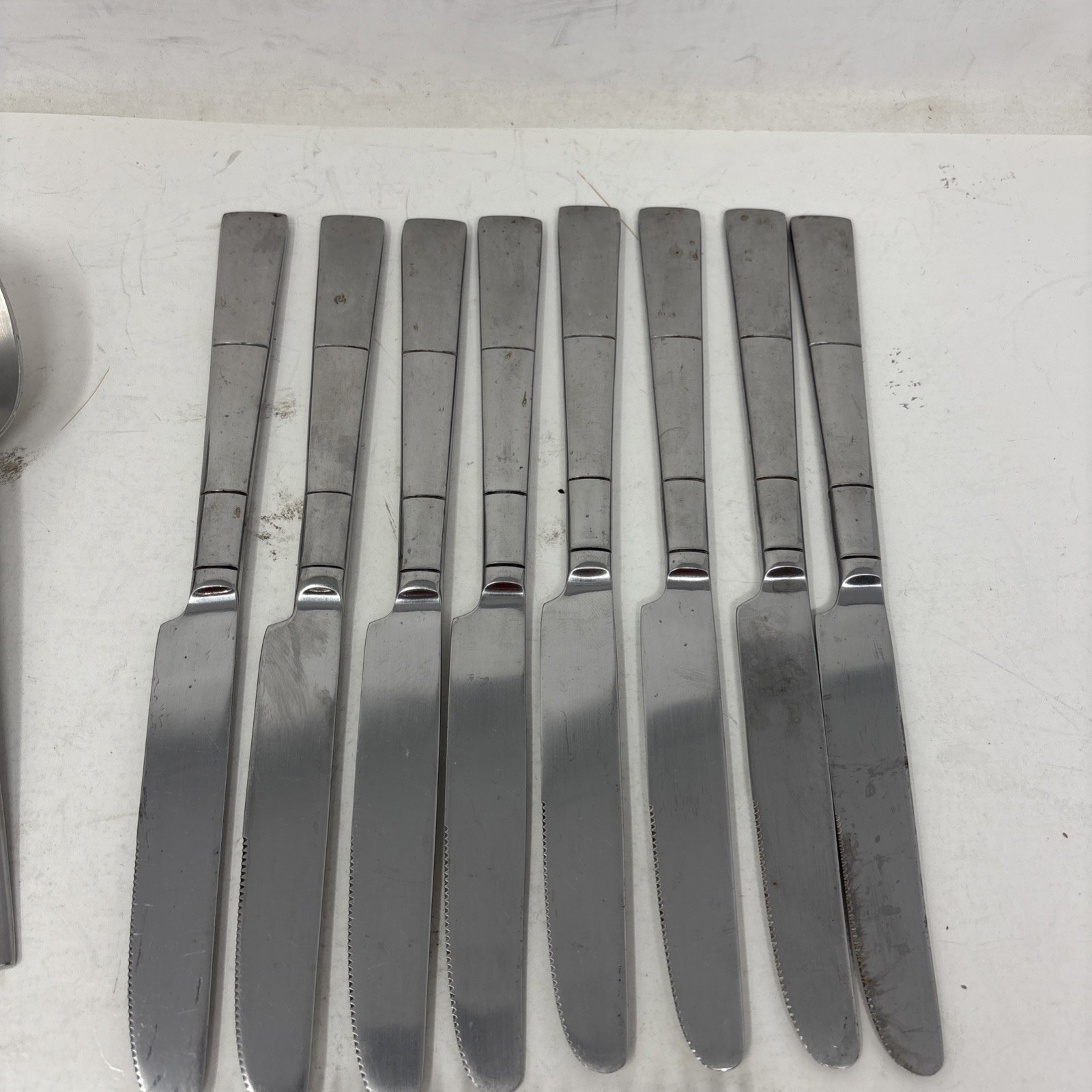 ONEIDA Echo Vietnam – 32 Pieces