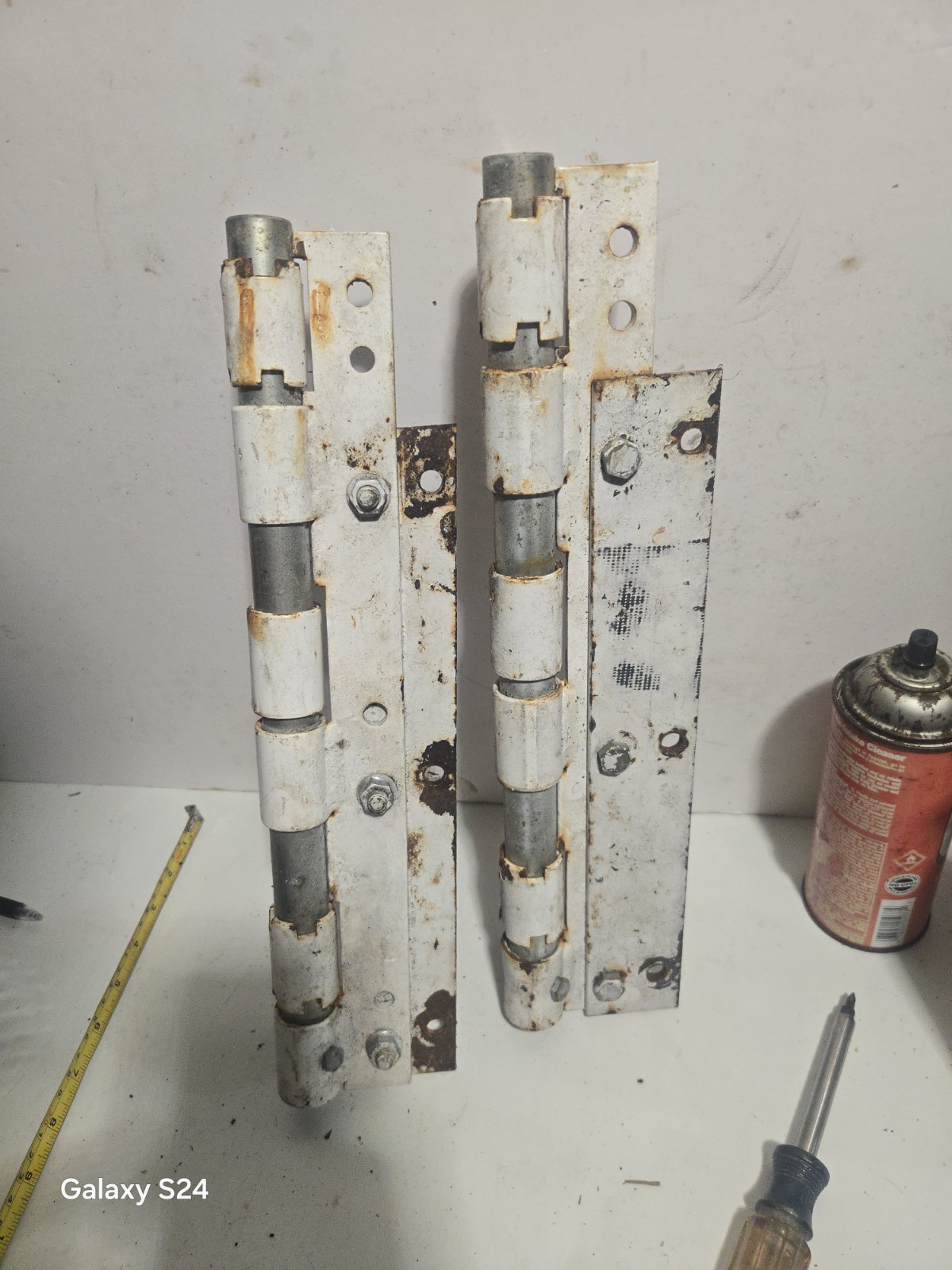 4 in wide 16″ Long Steel Heavy Duty Hinges Knotched To Lock In Place