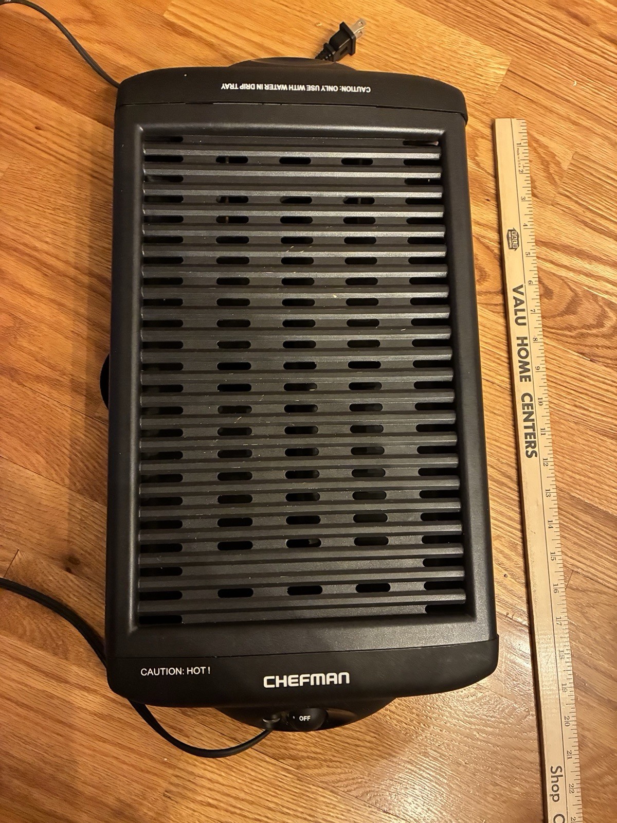 Chefman Smokeless Indoor Electric Grill Pyramid Shaped Grates Drip Tray KYS-868A