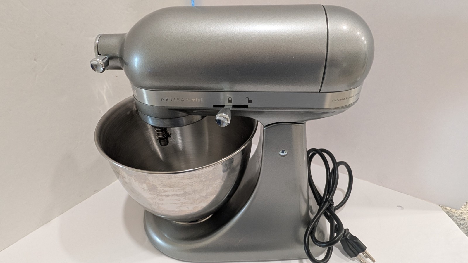 KITCHENAID ARTISAN MINI in Contour Silver, MINT Cond, 3.5QT , TILT-HEAD