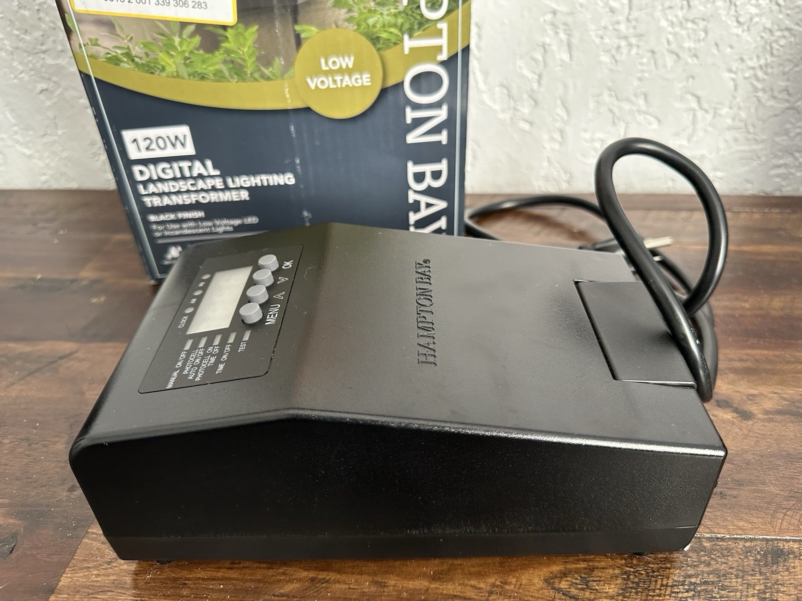 HAMPTON BAY 120W Landscape Lighting Transformer w/Dusk-to-Dawn 1011921002