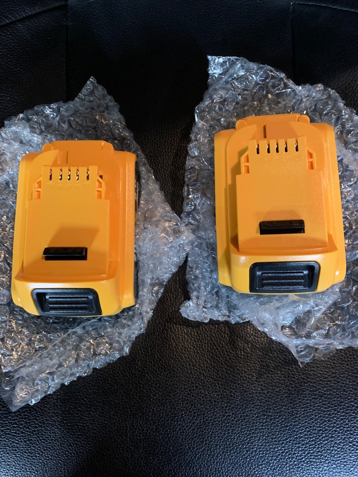 TWO PACK For DeWalt 20V 8.0AH Lithium Ion Battery Pack DCB206 DCB205-2