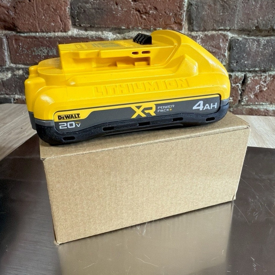 DEWALT XR 20V Lithium-Ion (Li-Ion) Power Tool Battery Pack 4Ah Yellow