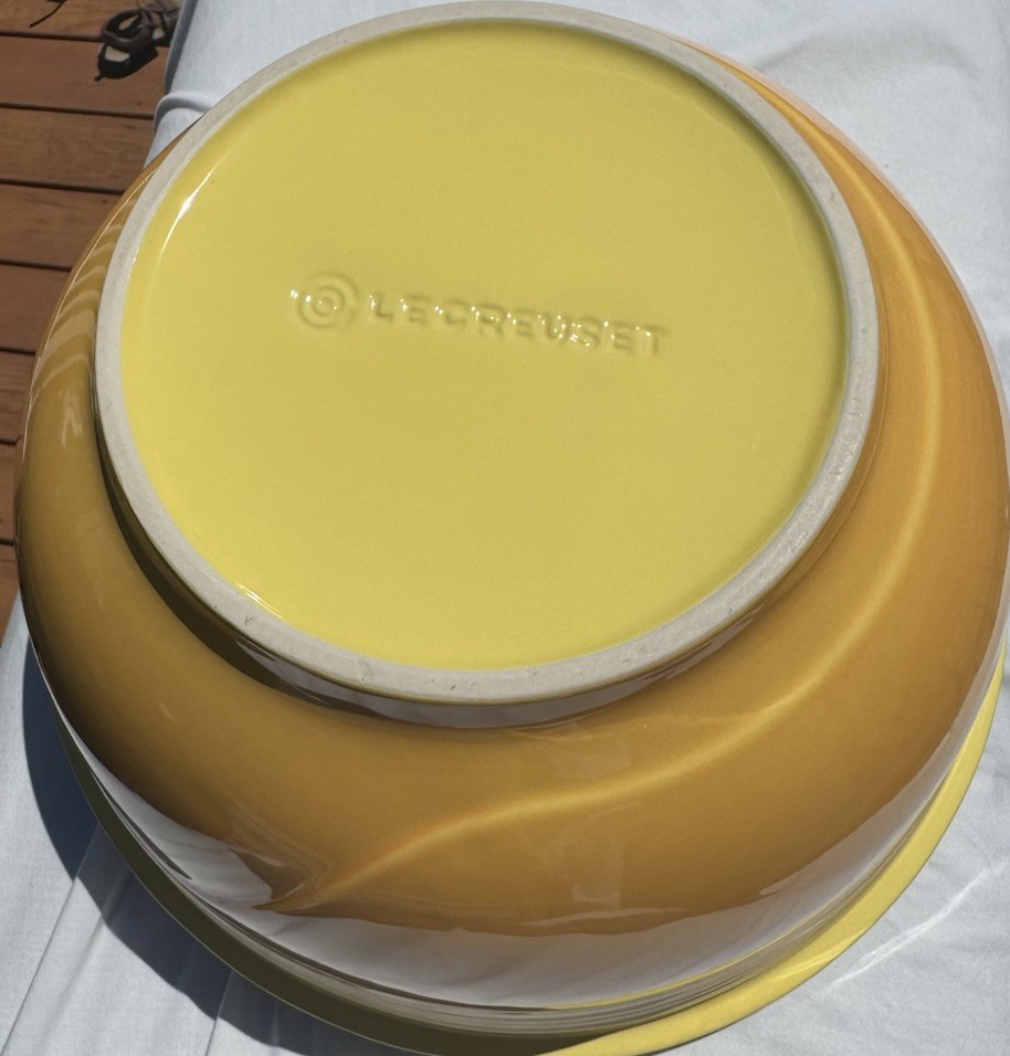 Le Creuset XL Mixing Bowl 4.4L 4.6 Qt Yellow Soleil Gradient RETIRED 12” CLEAN