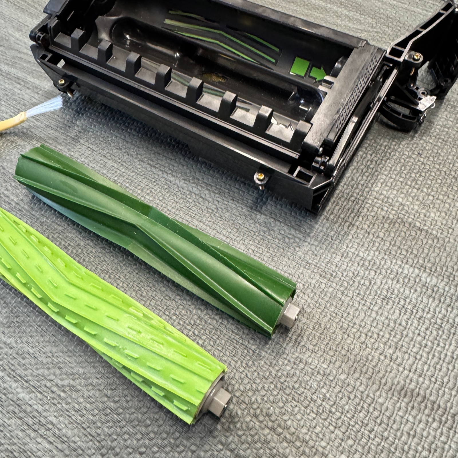 iRobot Roomba j5 j6 j7 j8 j5+ j6+ j7+ j8+ Cleaning Head Module (with dust motor)