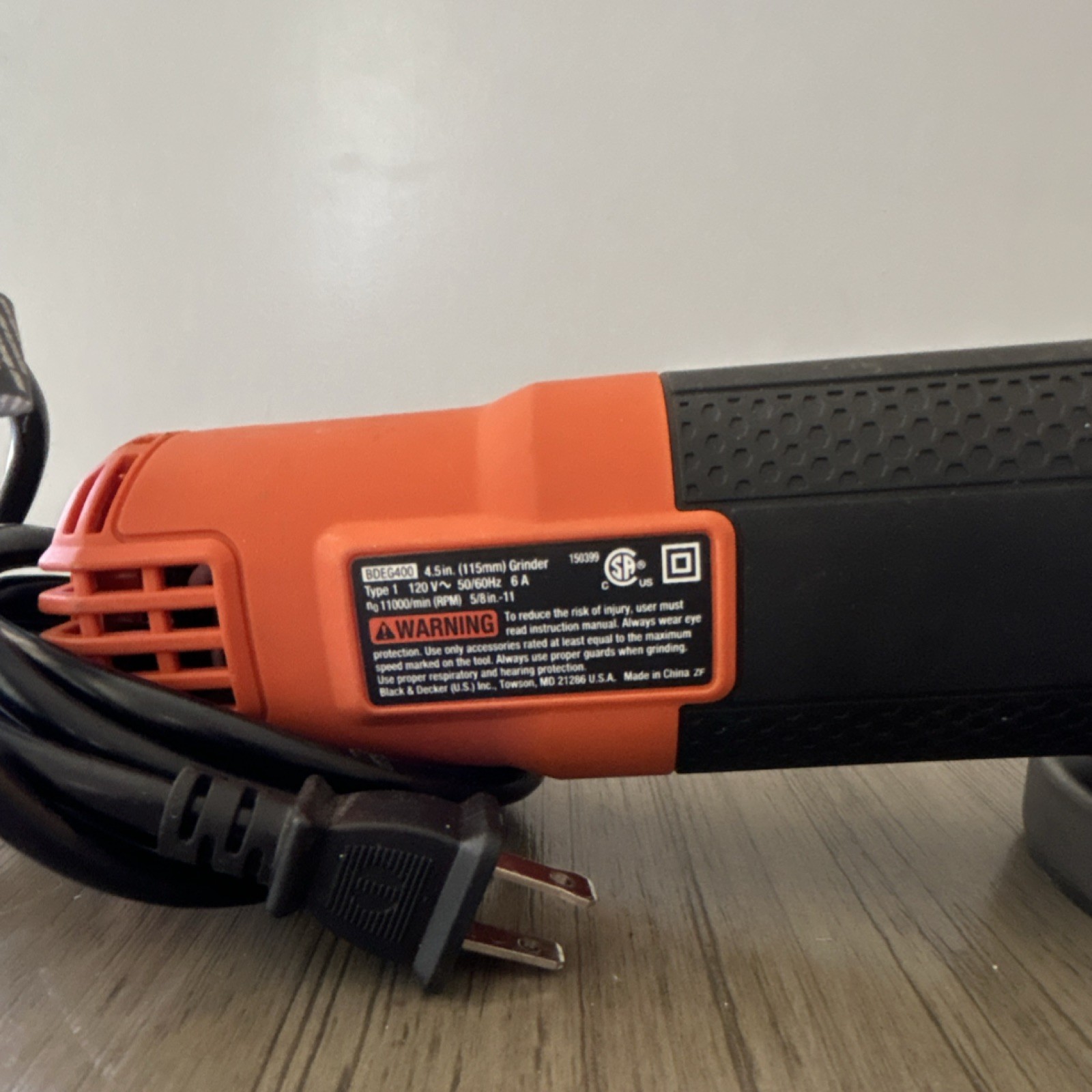 BLACK+DECKER BDEG400 Angle Grinder 4.5in Corded Electric 120V Orange/Black