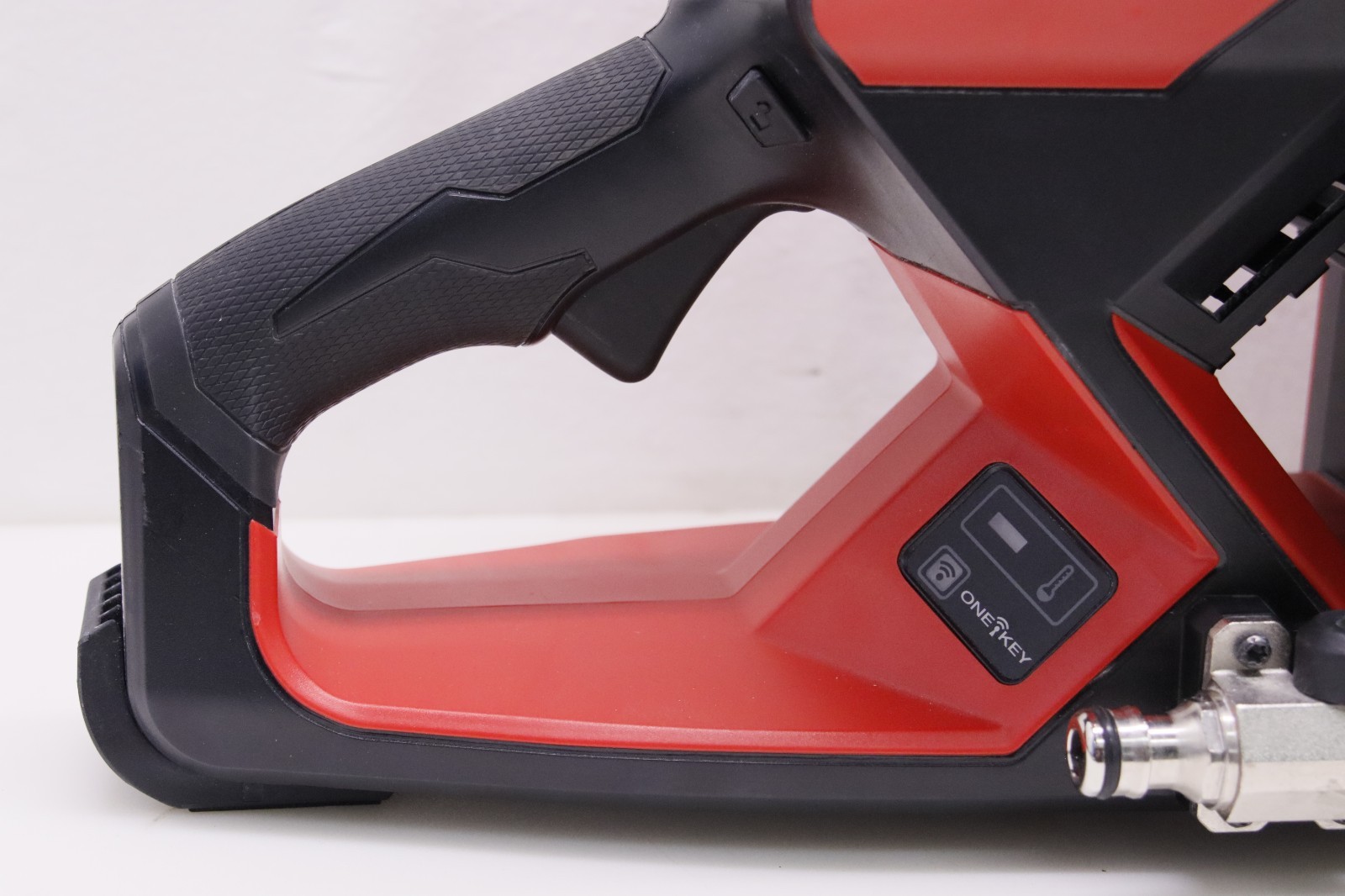 Milwaukee MXF314-2XC MX FUEL 14″ CUT-OFF SAW W. 2 XC406 Batt. & Charger W. Blade