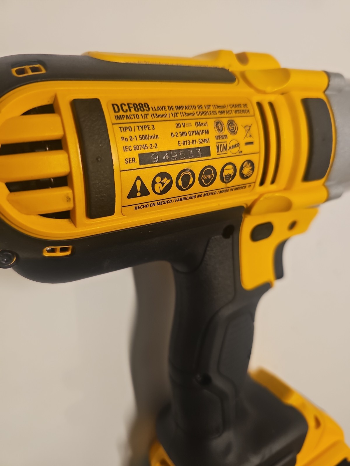 DEWALT DCF889 20V CORDLESS 1/2″ IMPACT WRENCH & 5Ah BATTERY EXCELLENT CONDITION!