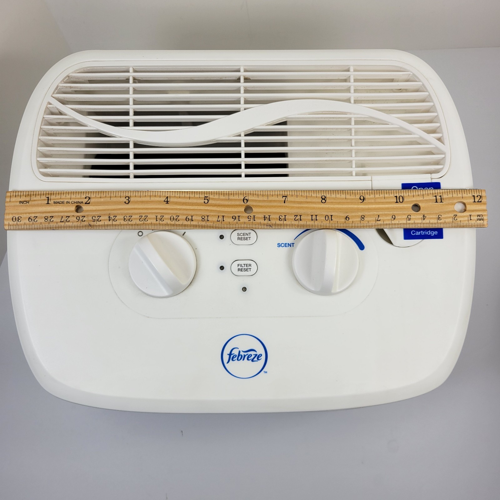 Febreze Tabletop HEPA-Type Air Purifier Model FHT170W White 85 – 100 Sq Ft
