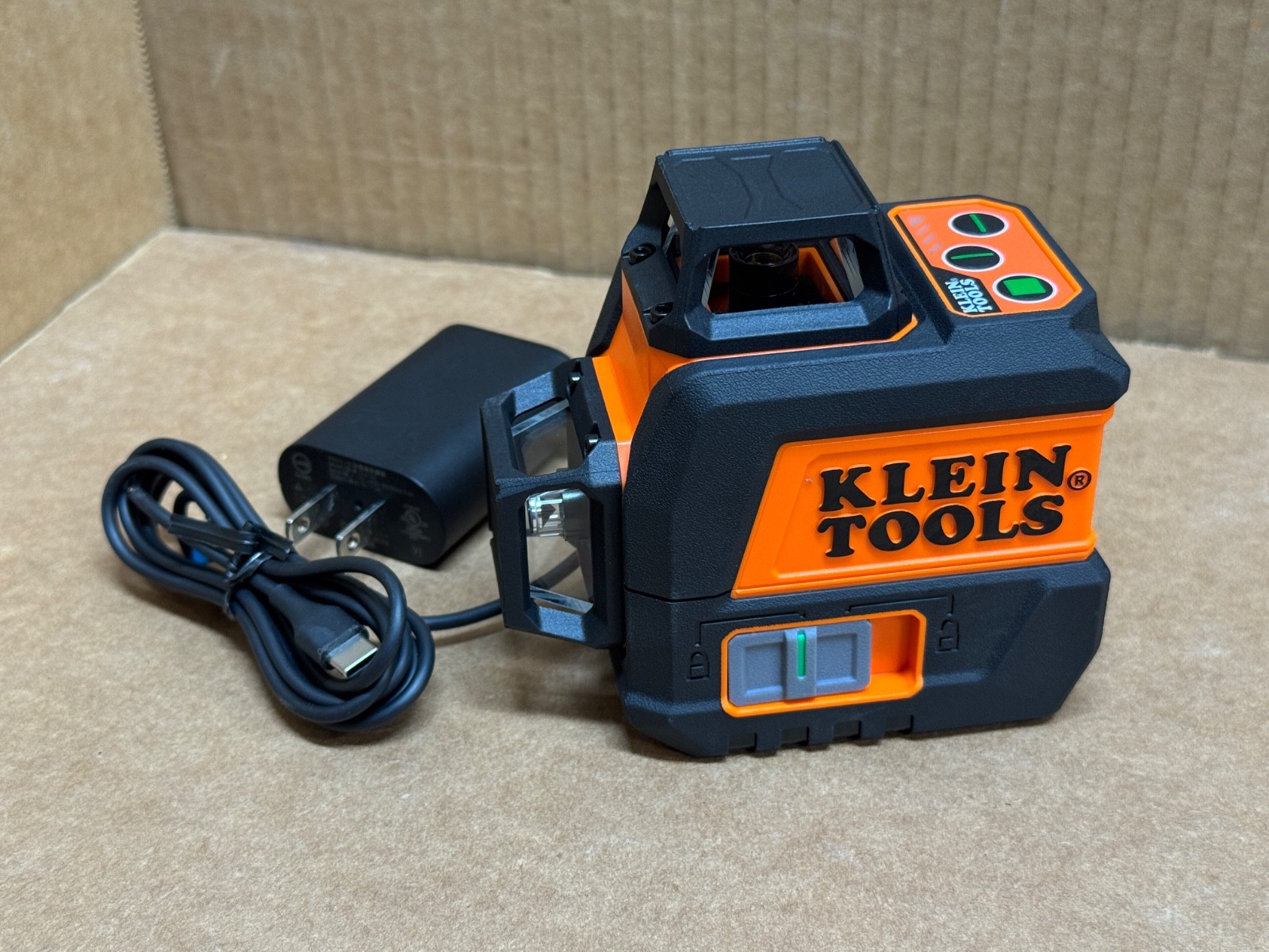KLEIN TOOLS [93CPLG] COMPACT SELF-LEVELING PLANAR LASER LEVEL – [NO BRACKET]