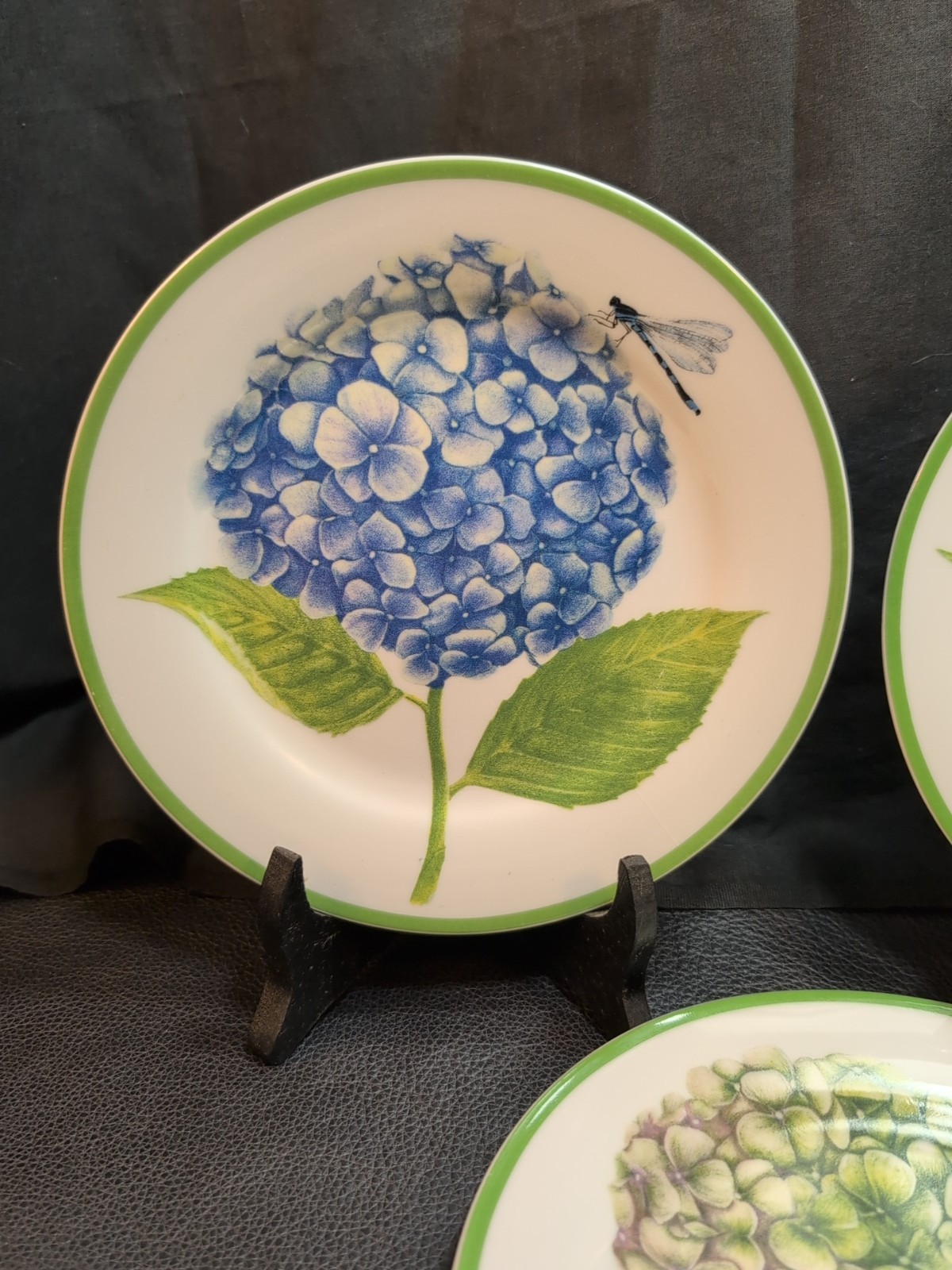 Set of 3 American Atelier at Home Hydrangea Luncheon Plates 7.5 in